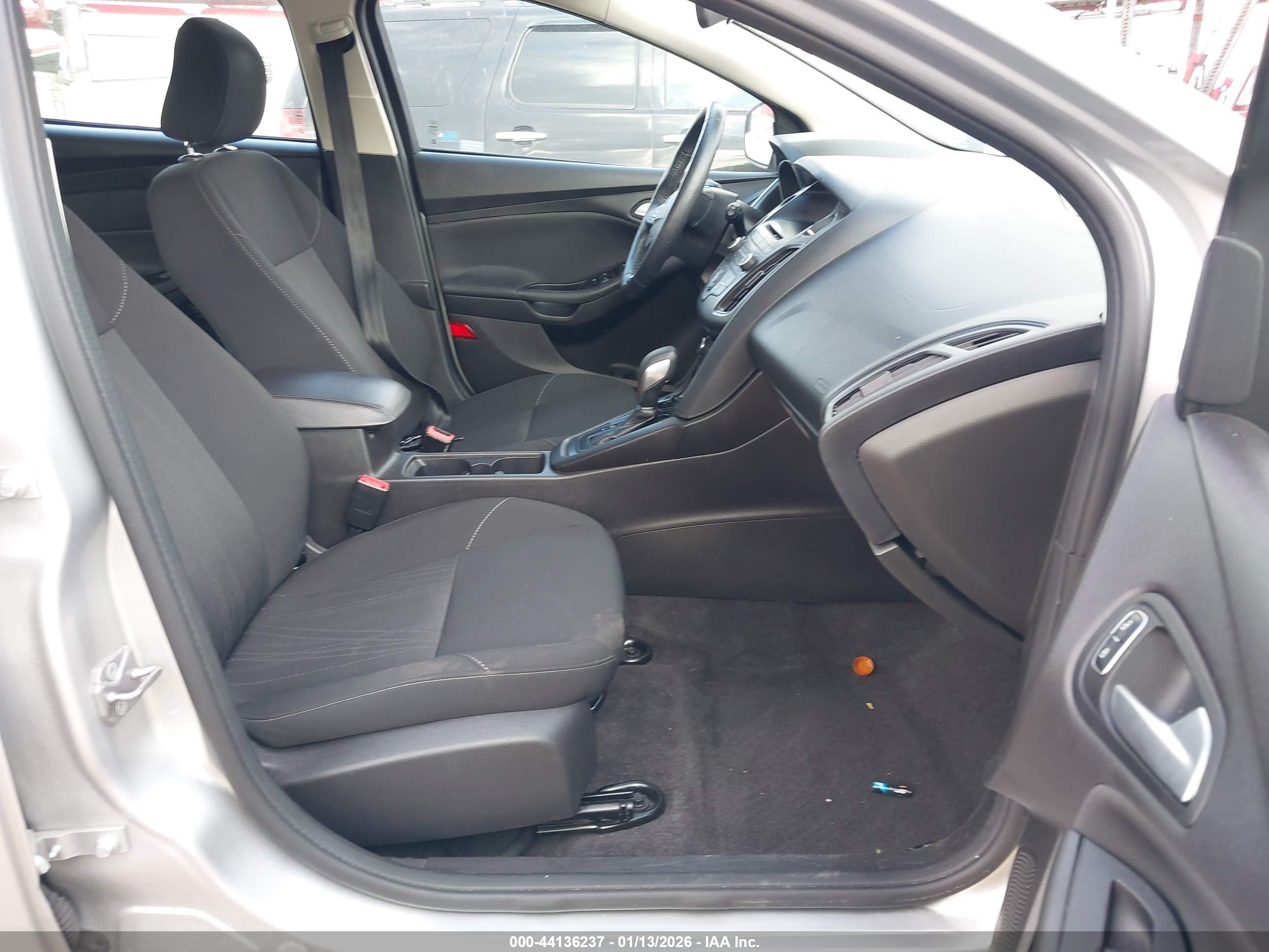 FORD FOCUS image 5