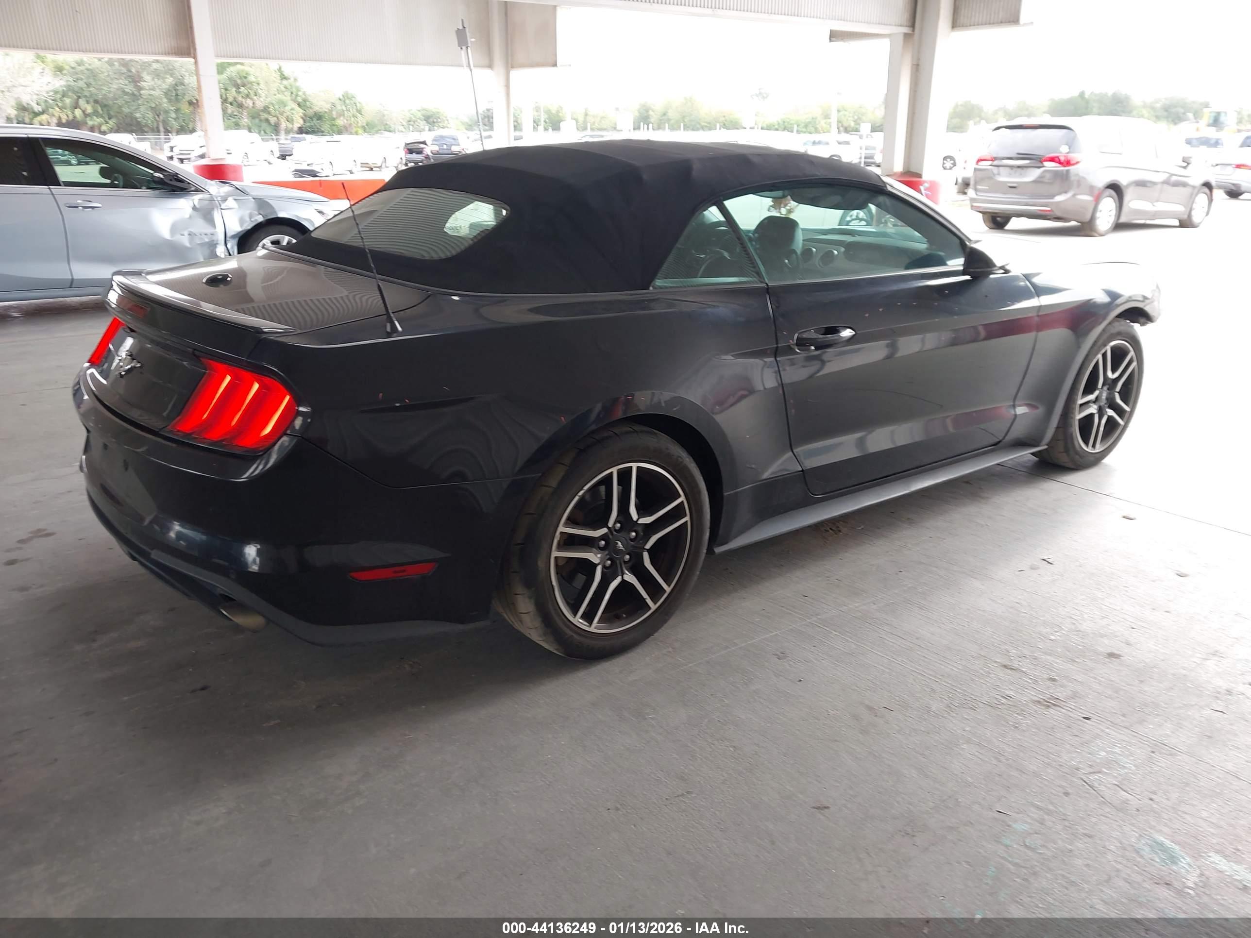FORD MUSTANG image 4