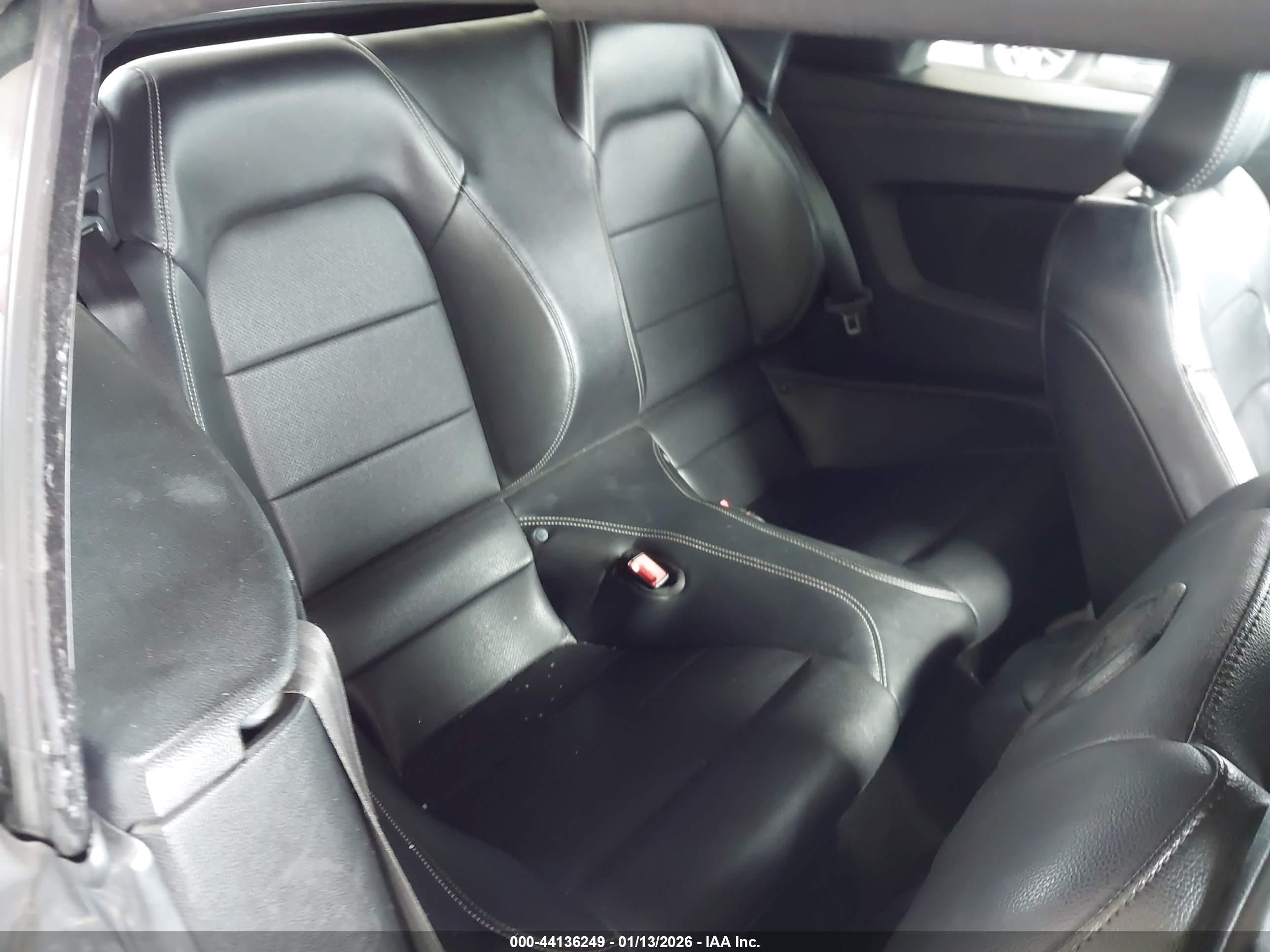 FORD MUSTANG image 8