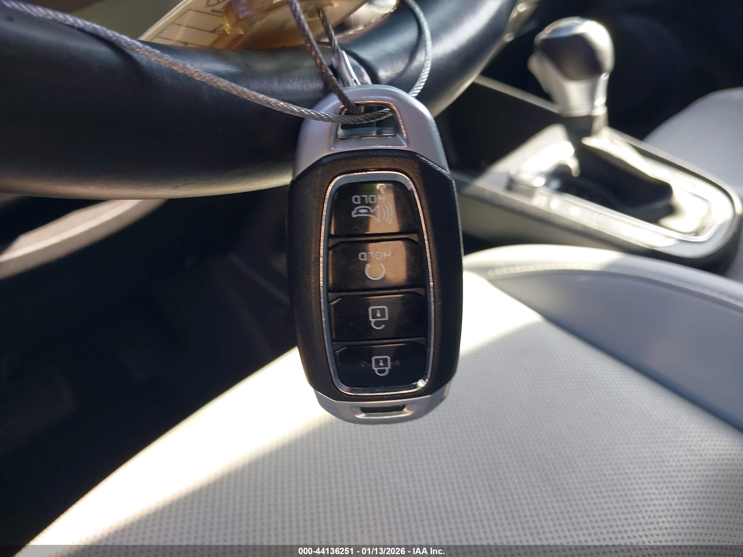 HYUNDAI KONA image 11