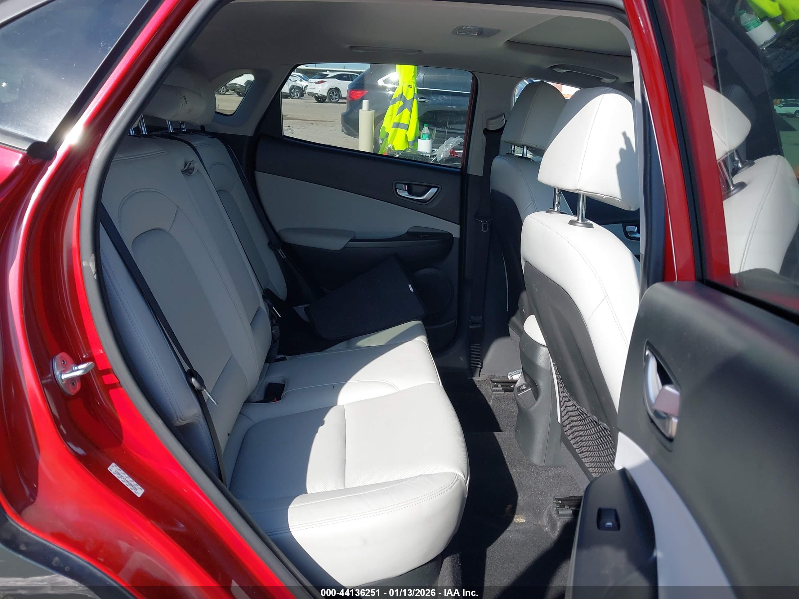 HYUNDAI KONA image 8