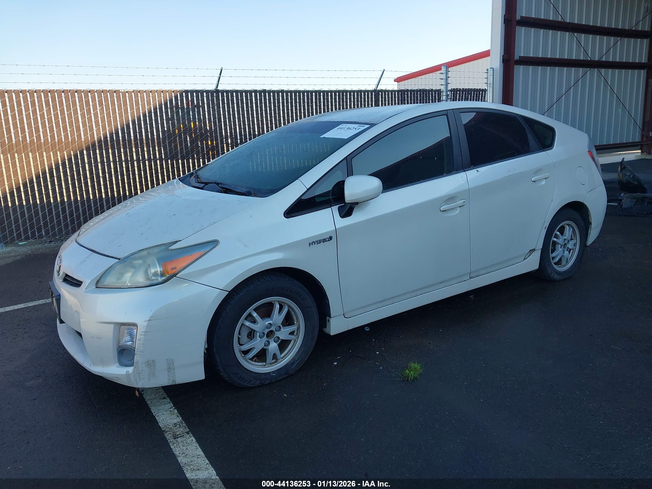 TOYOTA PRIUS image 2
