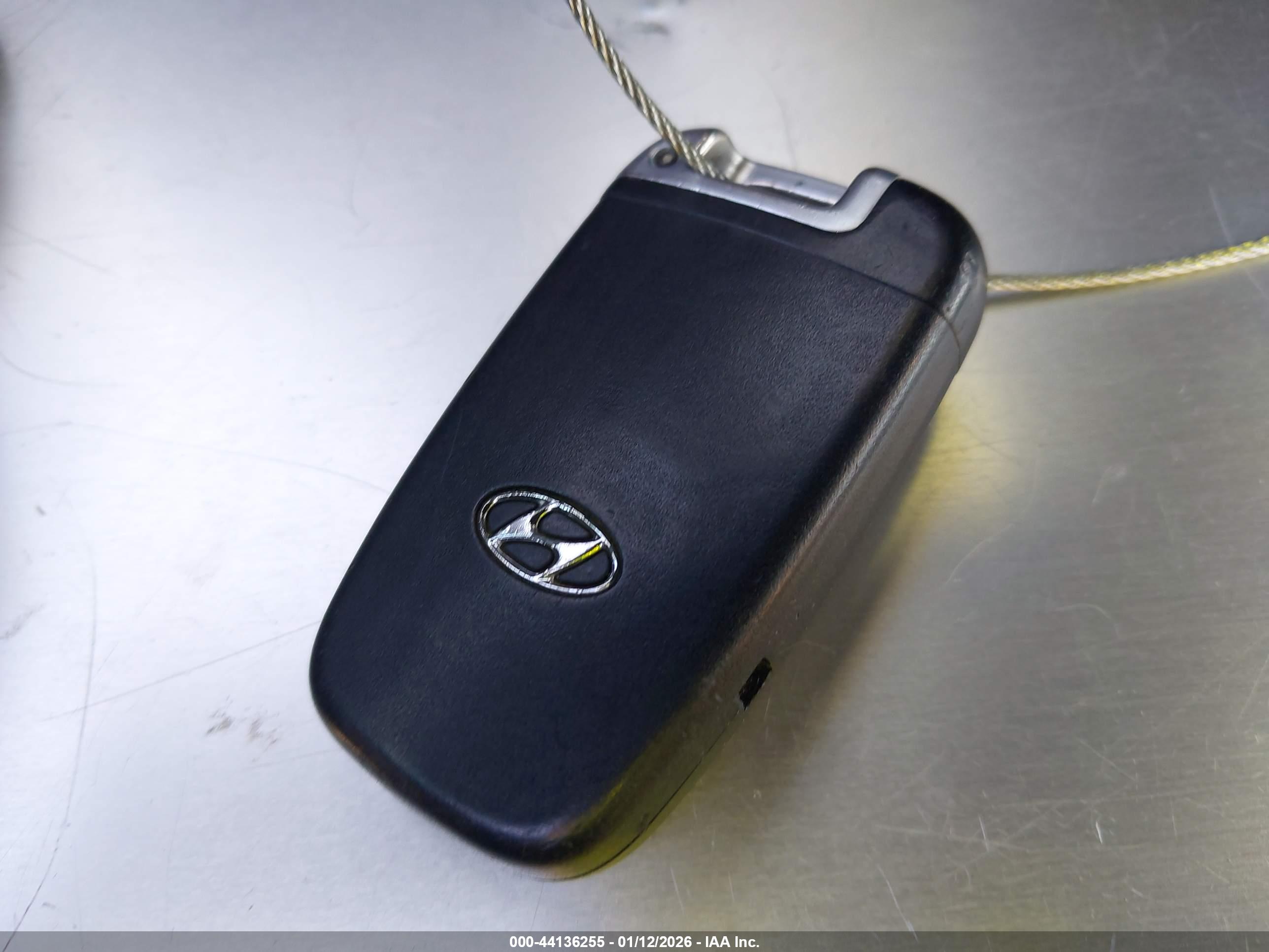 HYUNDAI GENESIS image 11