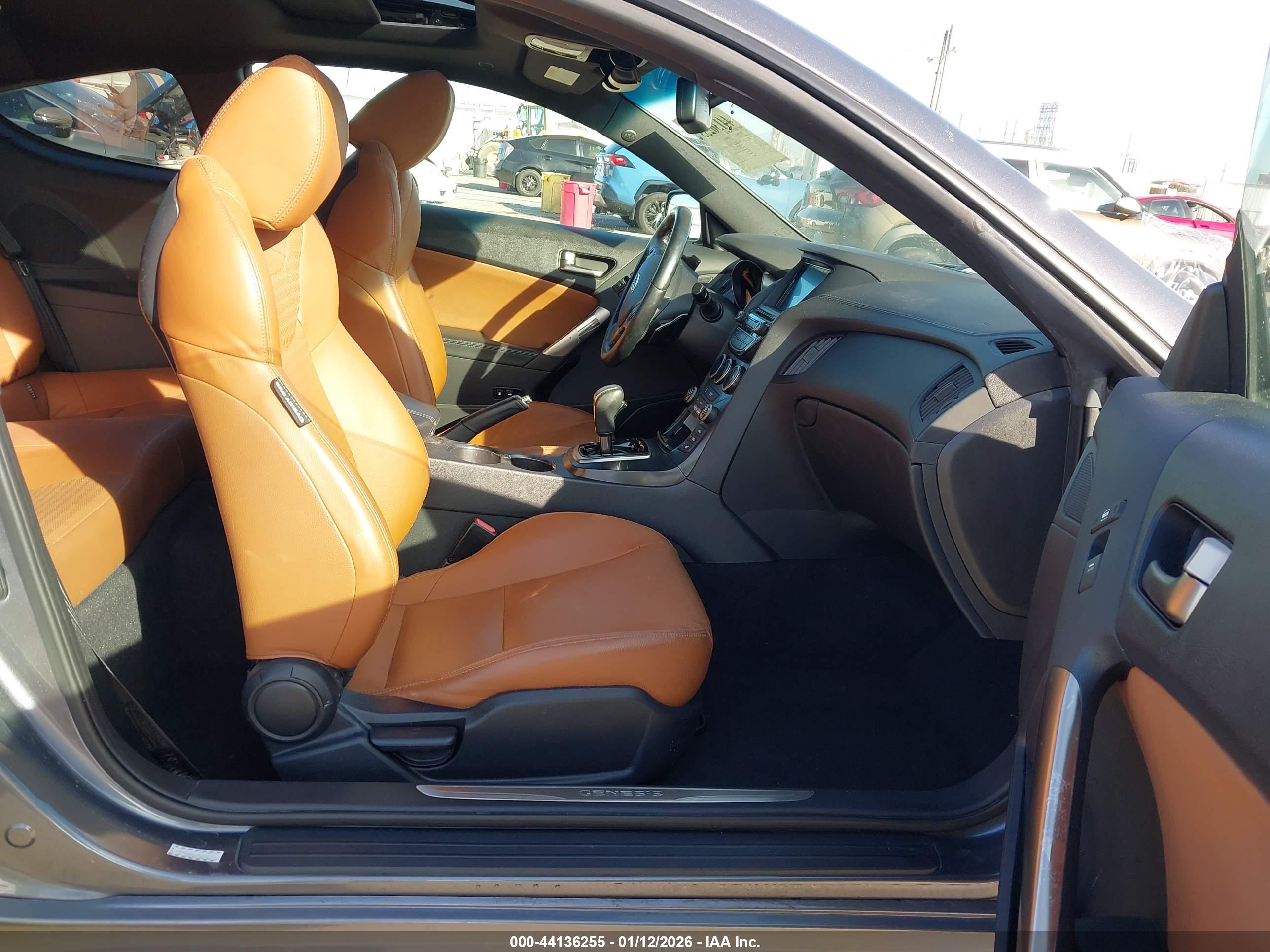 HYUNDAI GENESIS image 5