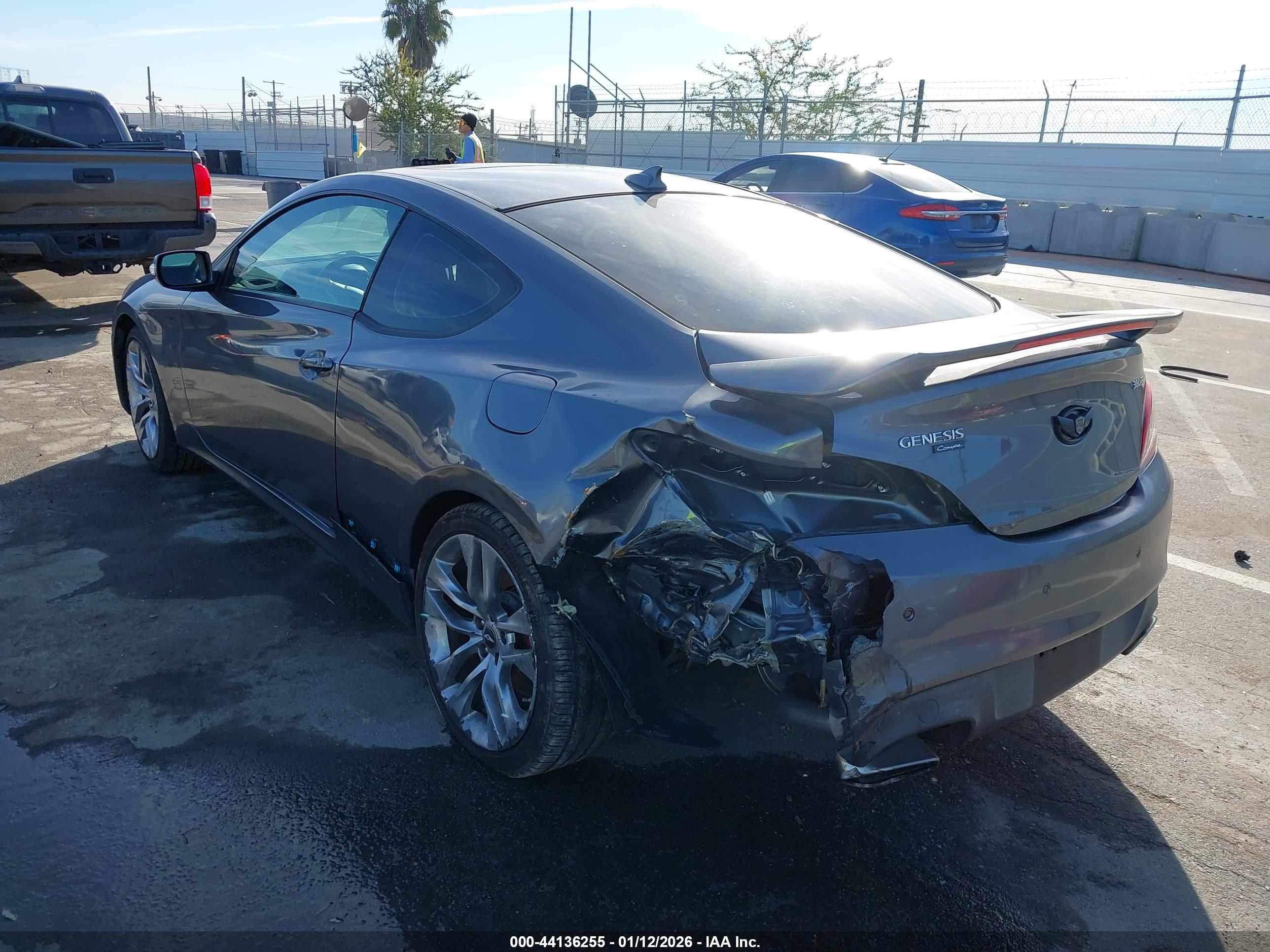 HYUNDAI GENESIS image 6