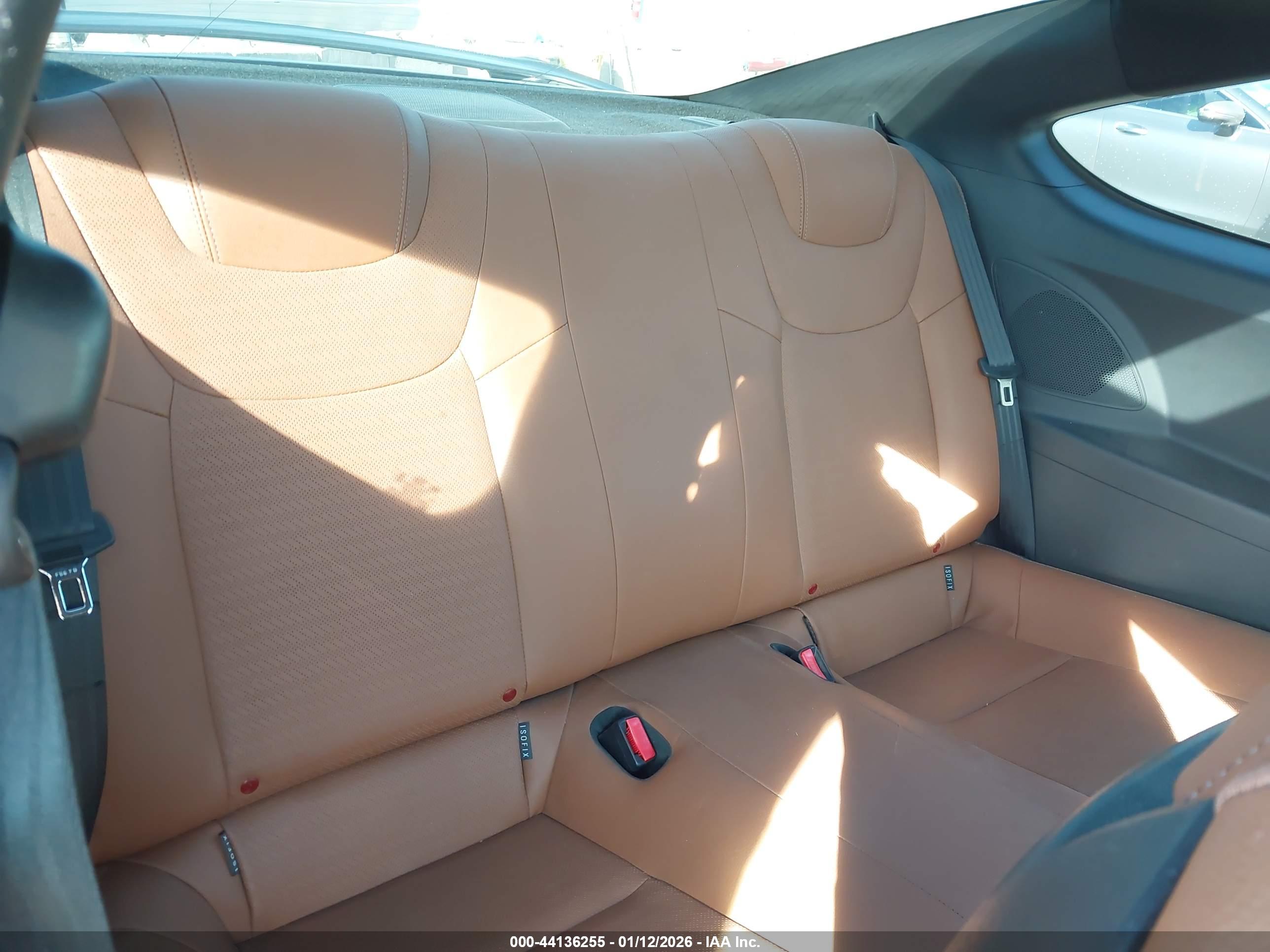 HYUNDAI GENESIS image 8
