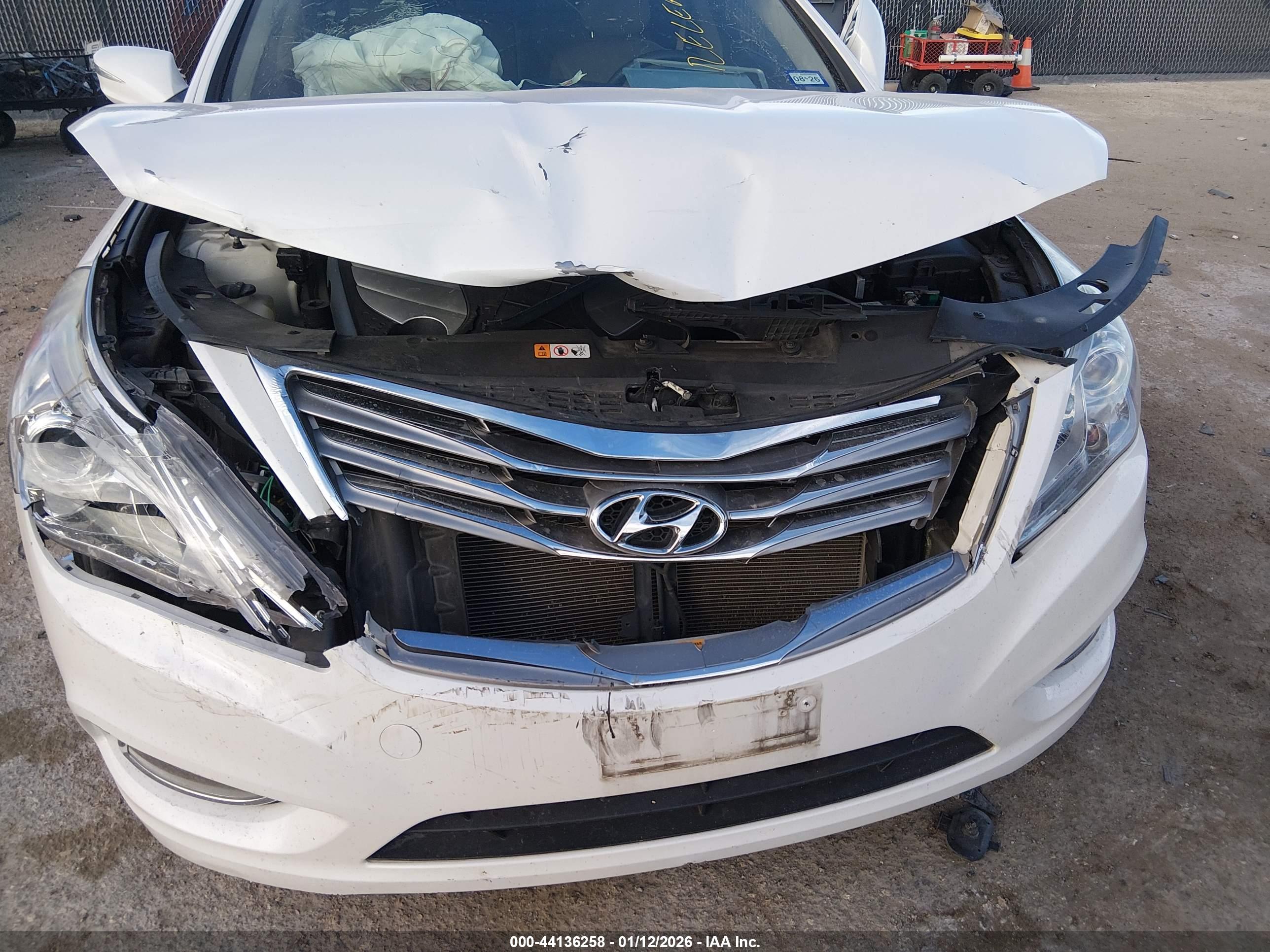 HYUNDAI AZERA image 6