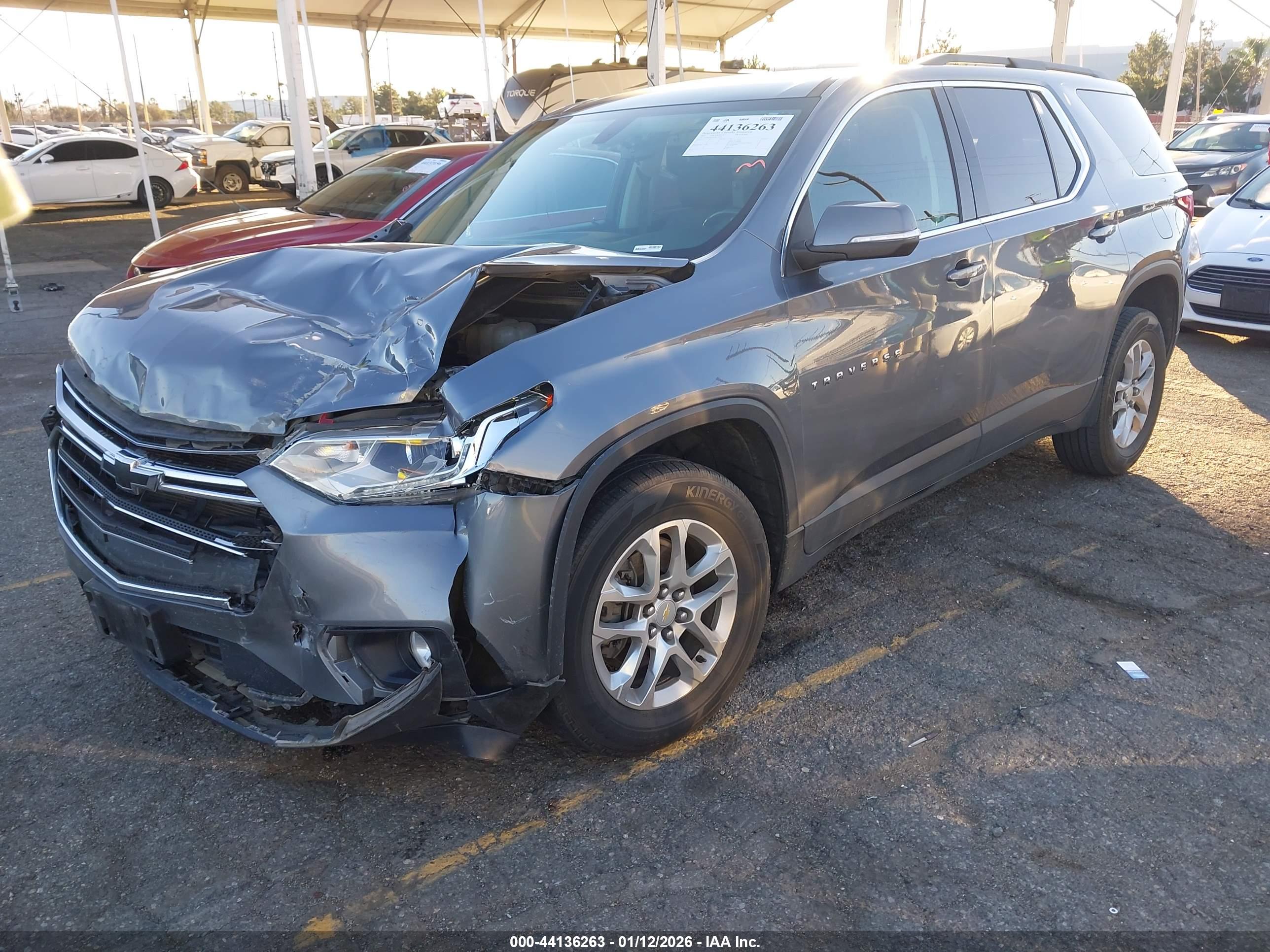 CHEVROLET TRAVERSE image 2