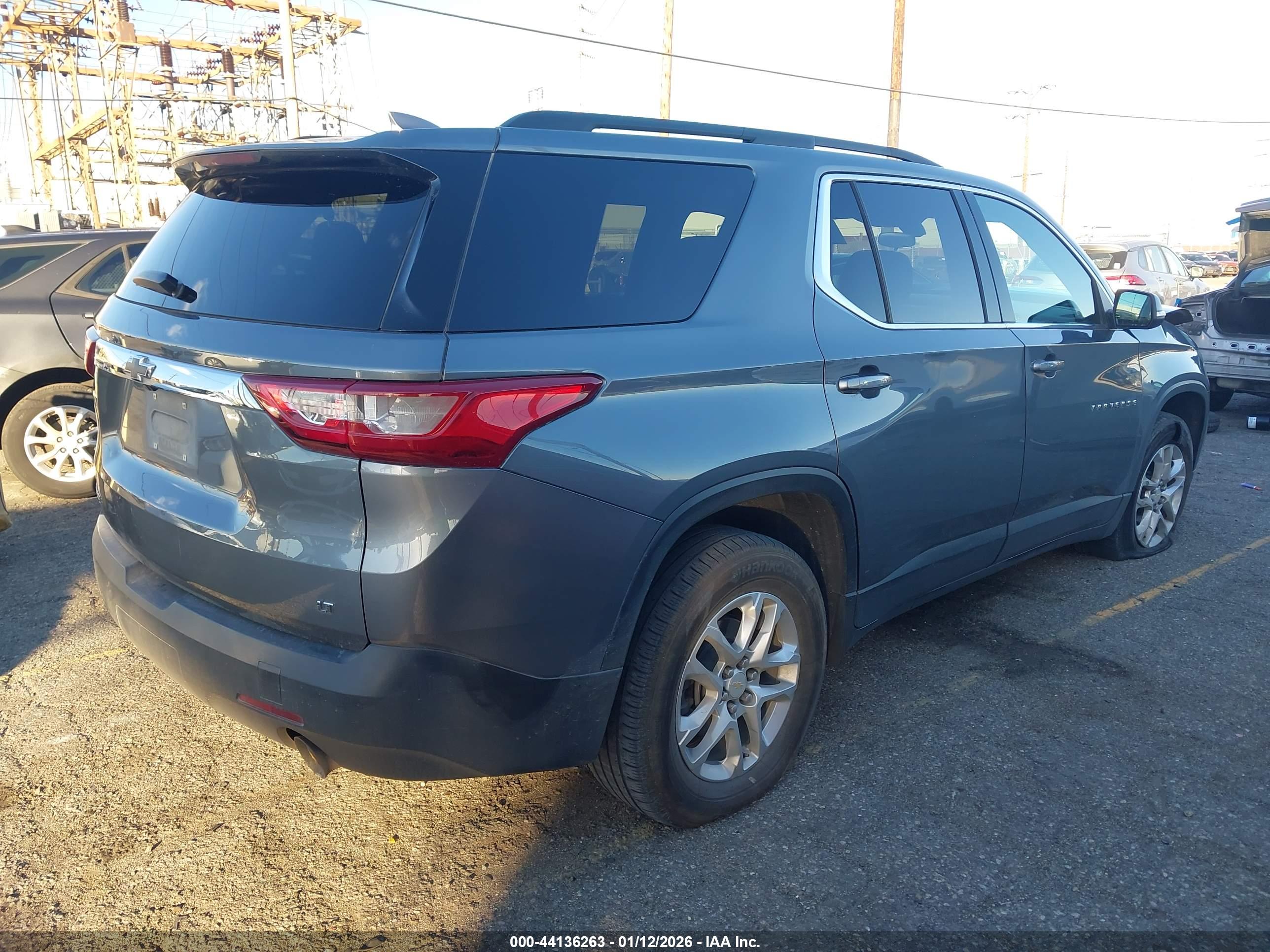 CHEVROLET TRAVERSE image 4