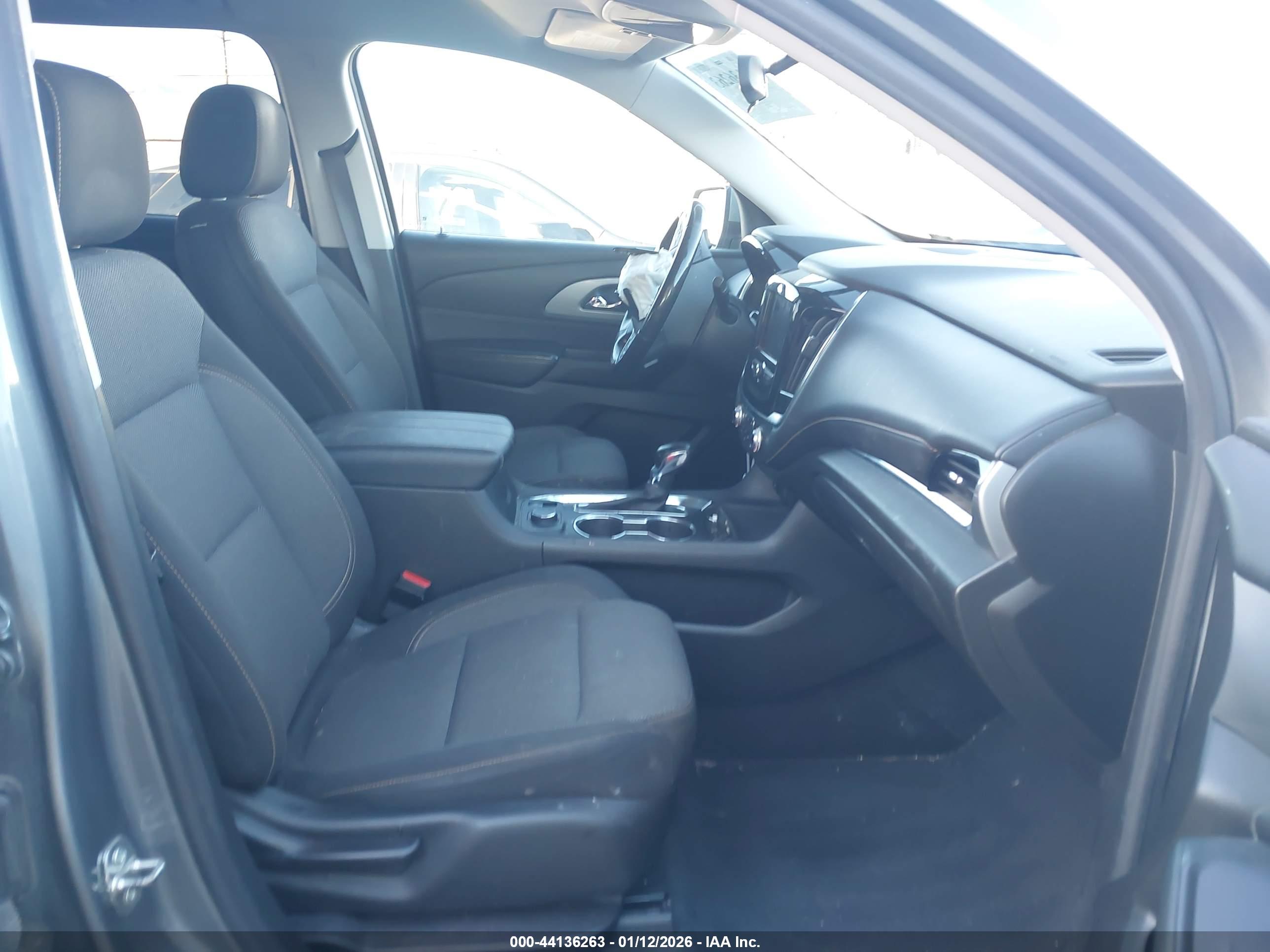 CHEVROLET TRAVERSE image 5