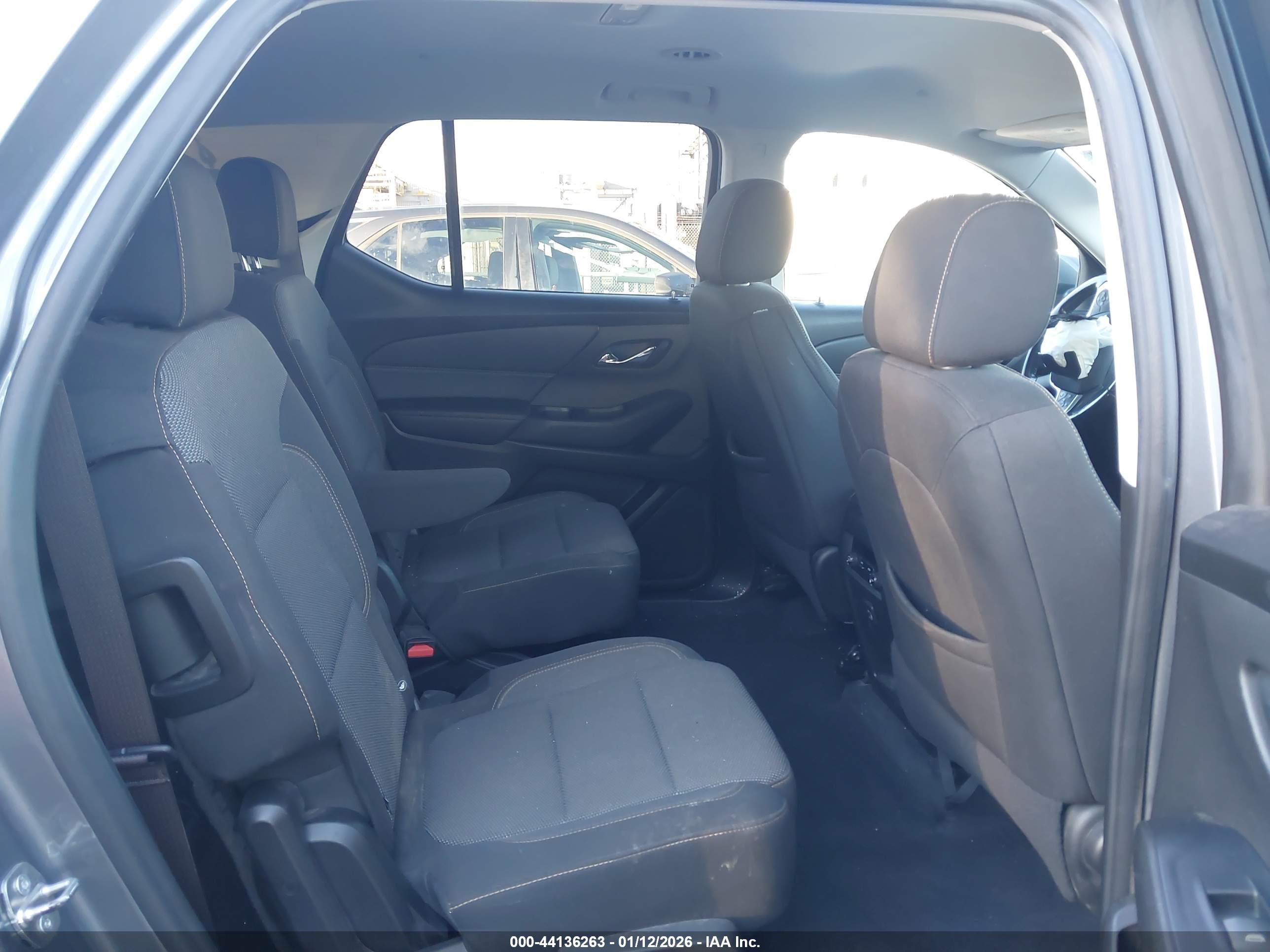 CHEVROLET TRAVERSE image 8