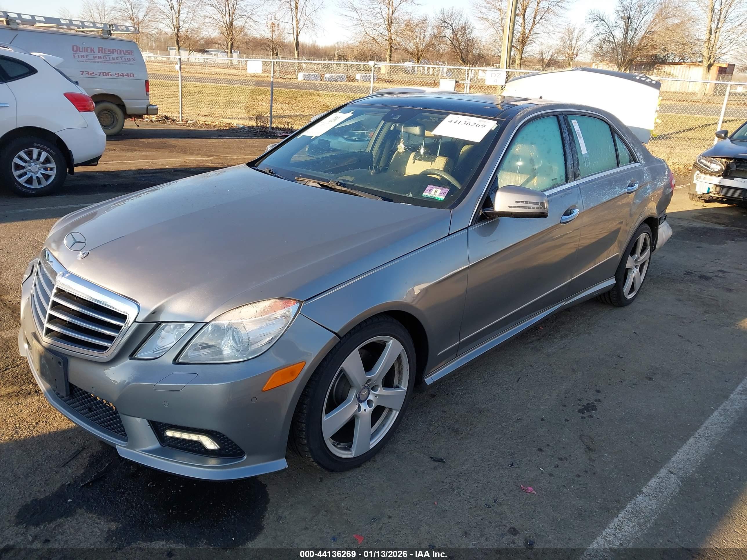 MERCEDES-BENZ E image 2