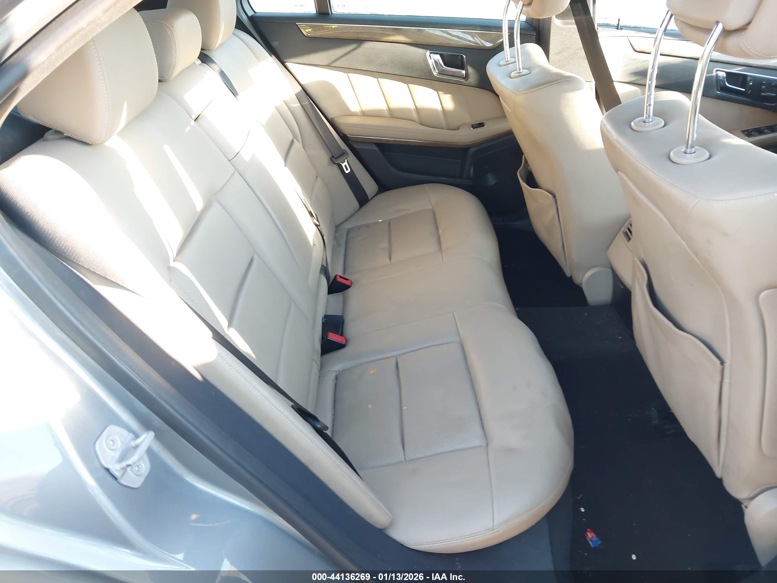 MERCEDES-BENZ E image 8