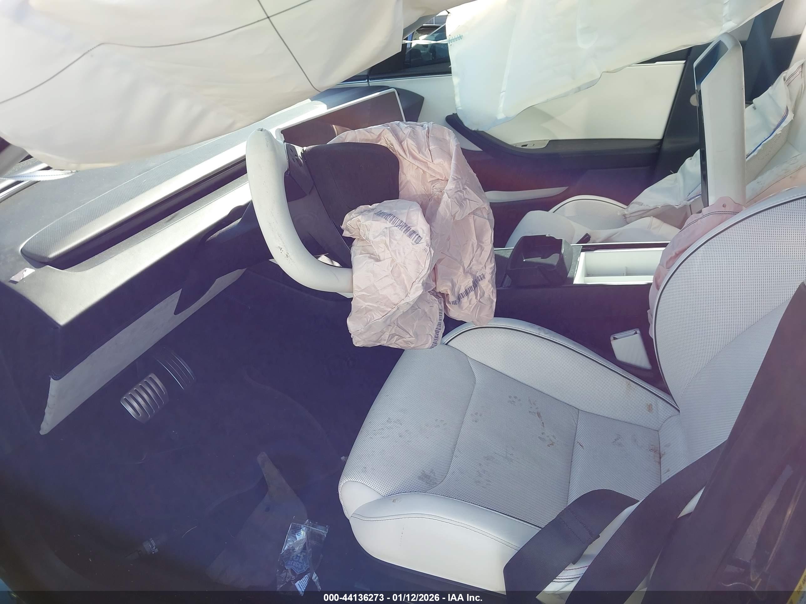 TESLA MODEL image 5