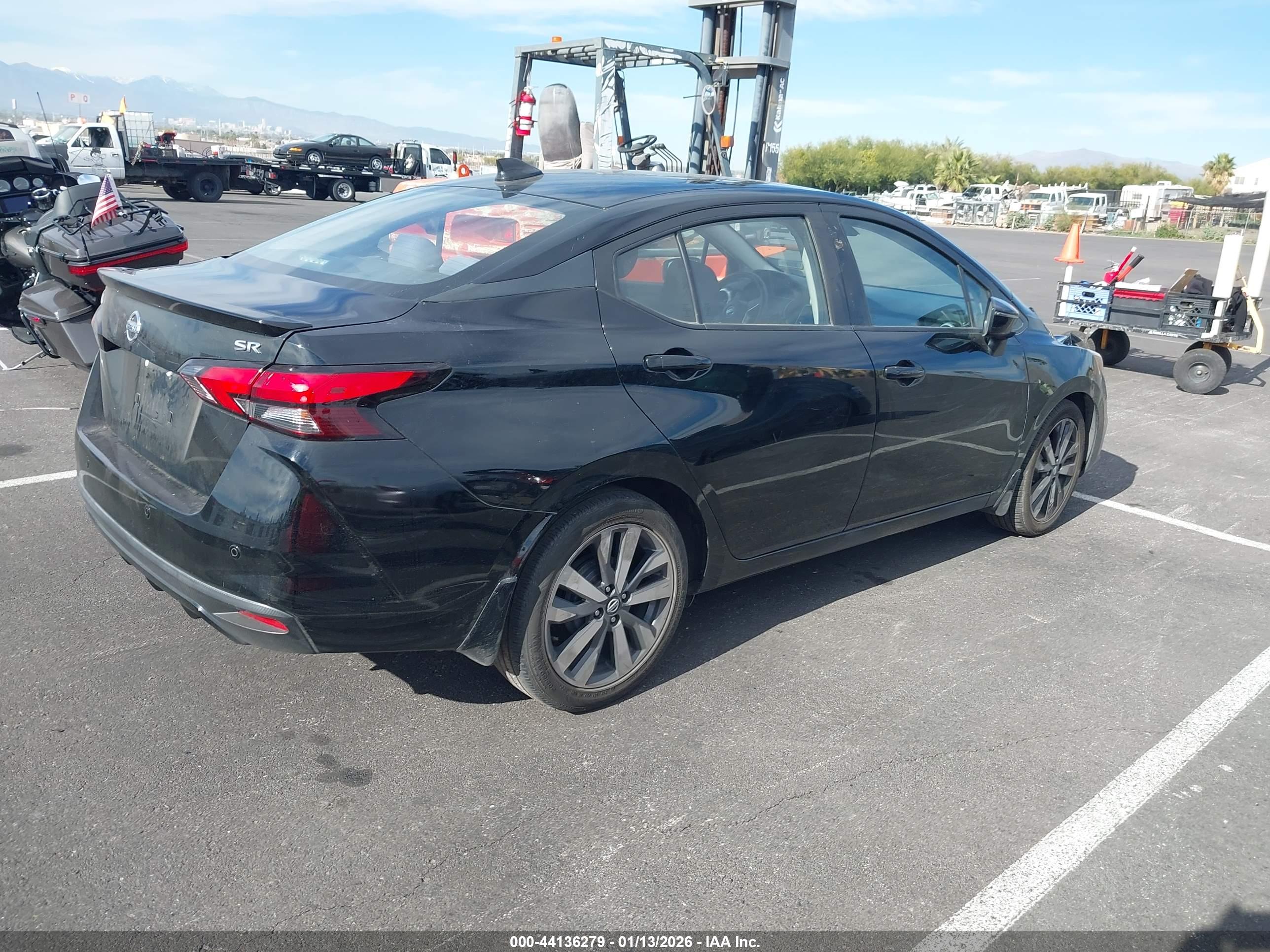 NISSAN VERSA image 4
