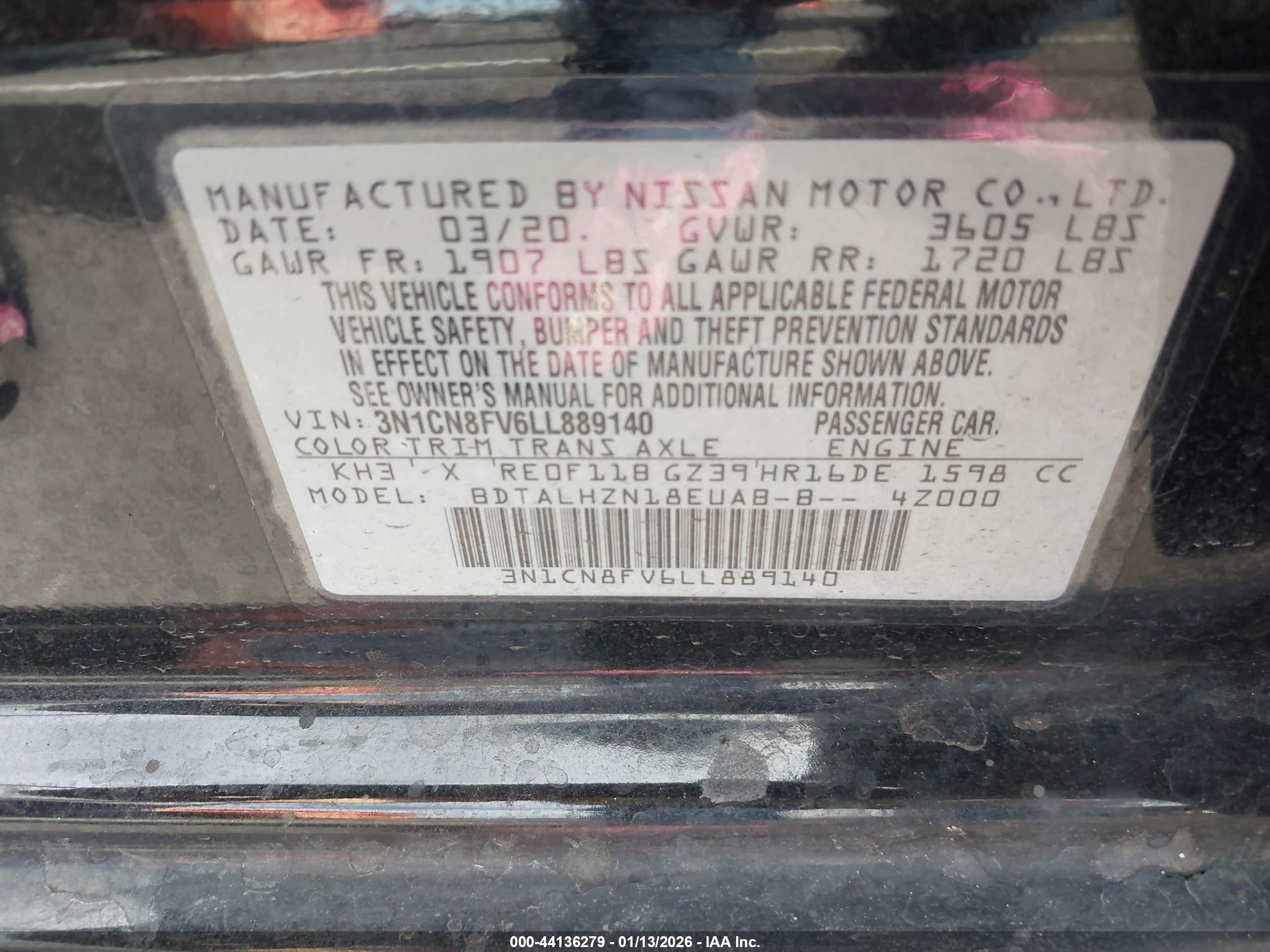 NISSAN VERSA image 9