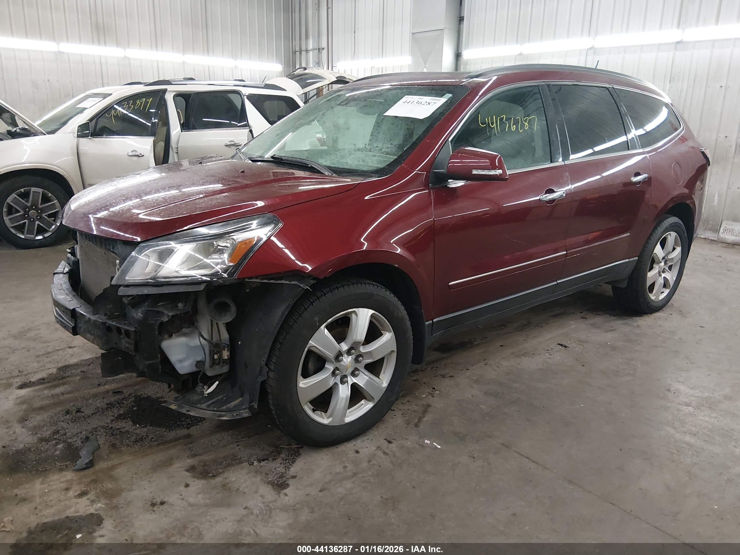 CHEVROLET TRAVERSE image 2