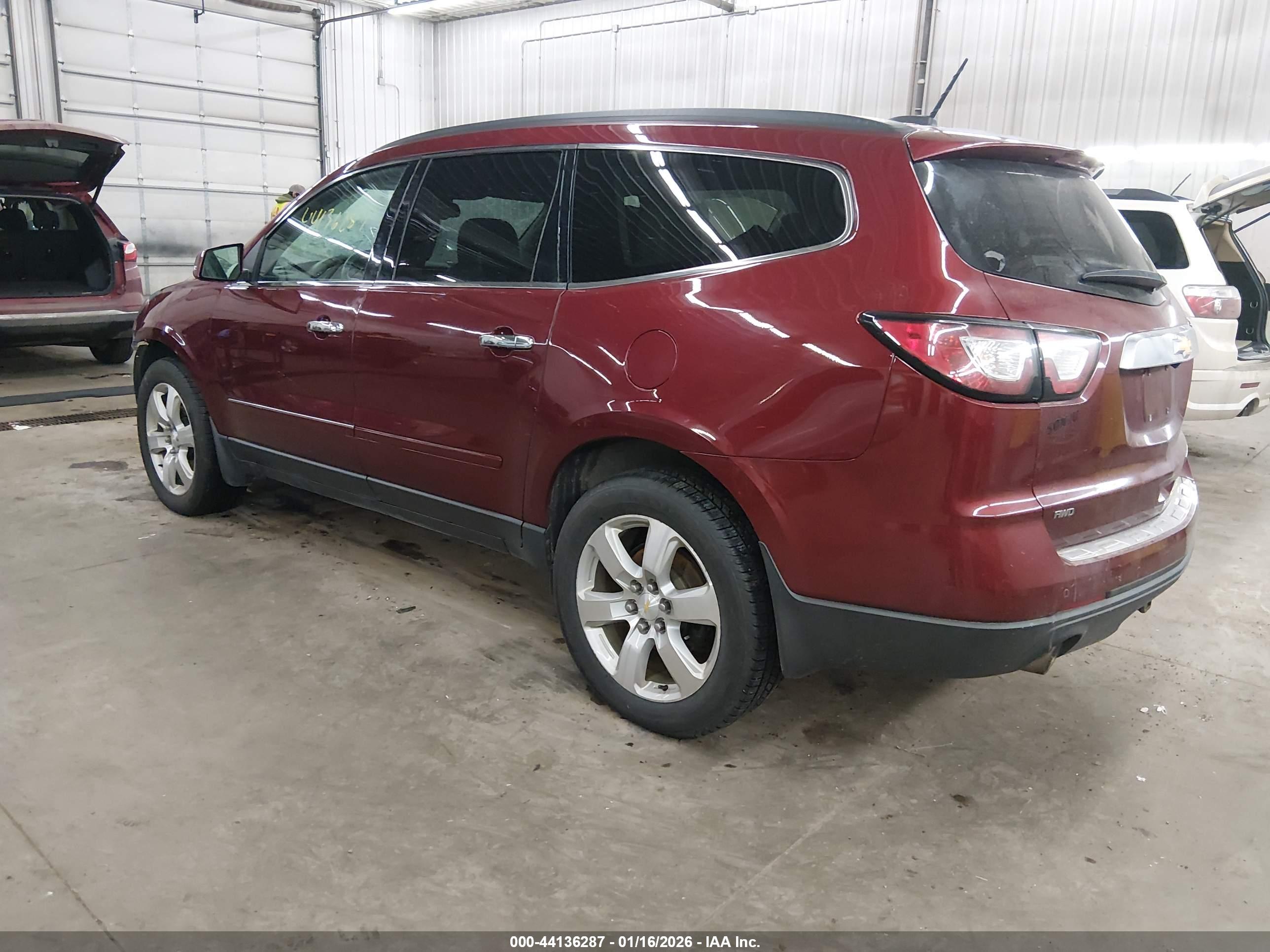 CHEVROLET TRAVERSE image 3