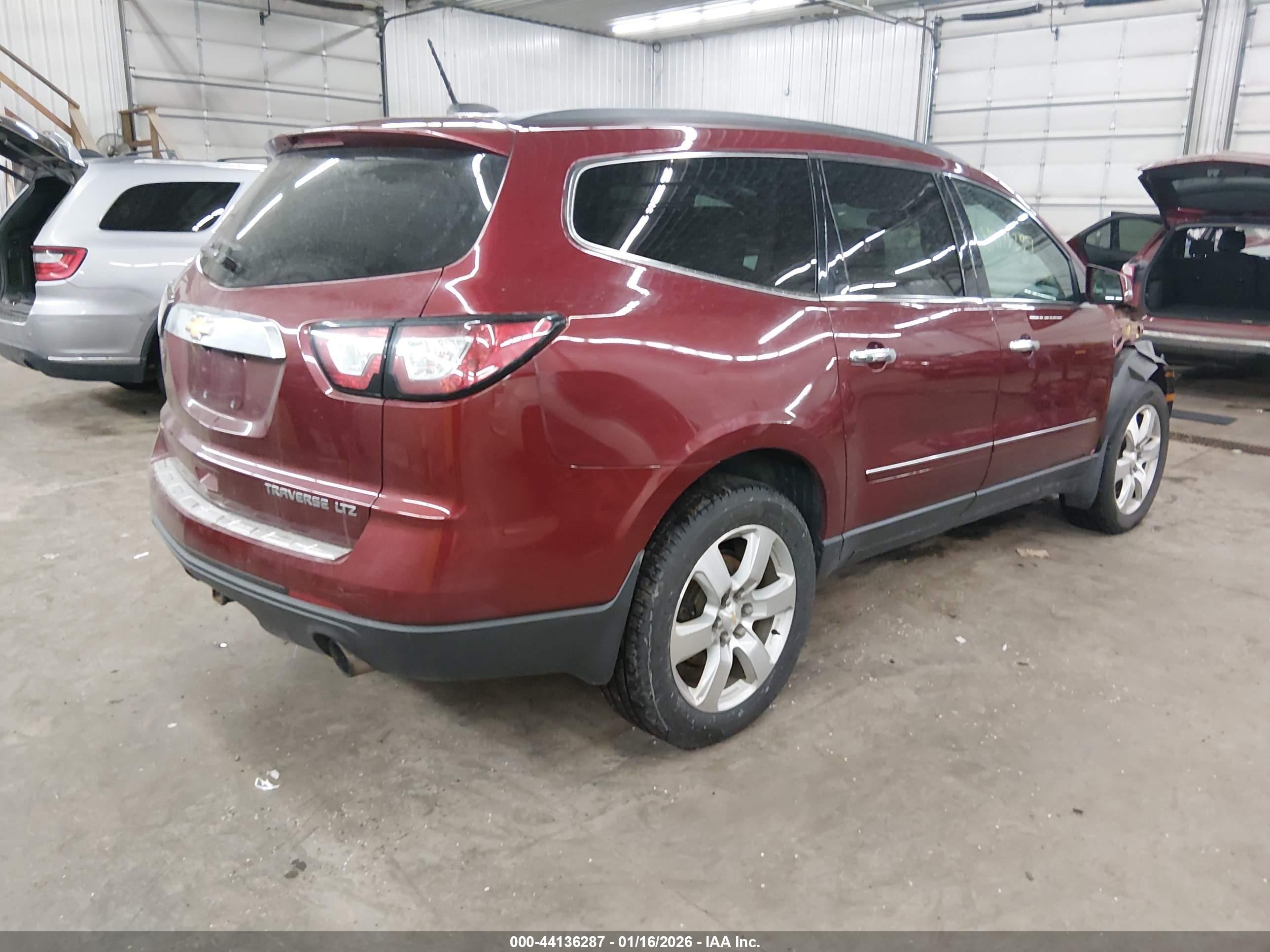 CHEVROLET TRAVERSE image 4