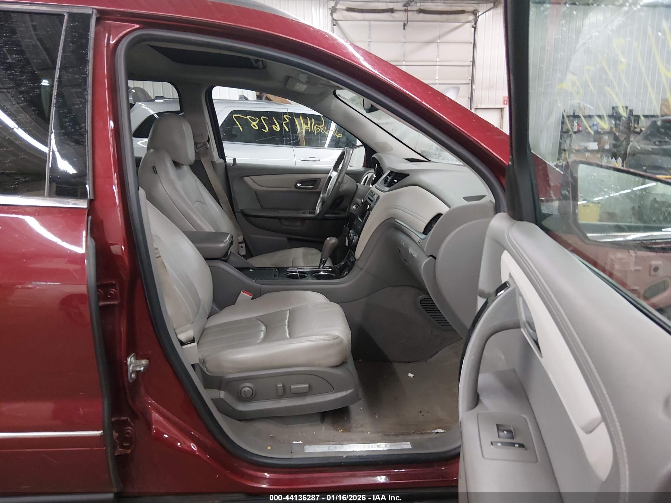 CHEVROLET TRAVERSE image 5