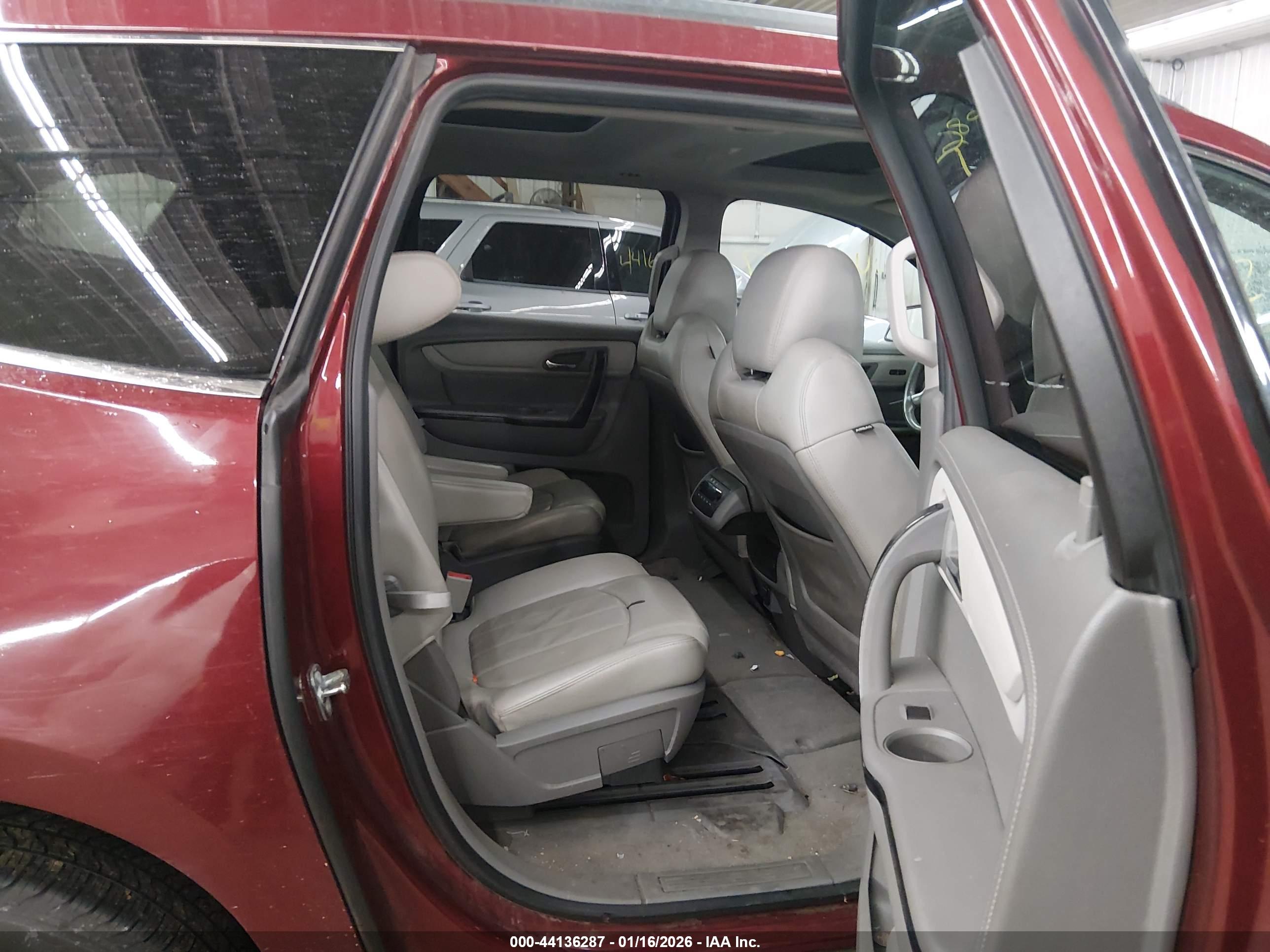 CHEVROLET TRAVERSE image 8