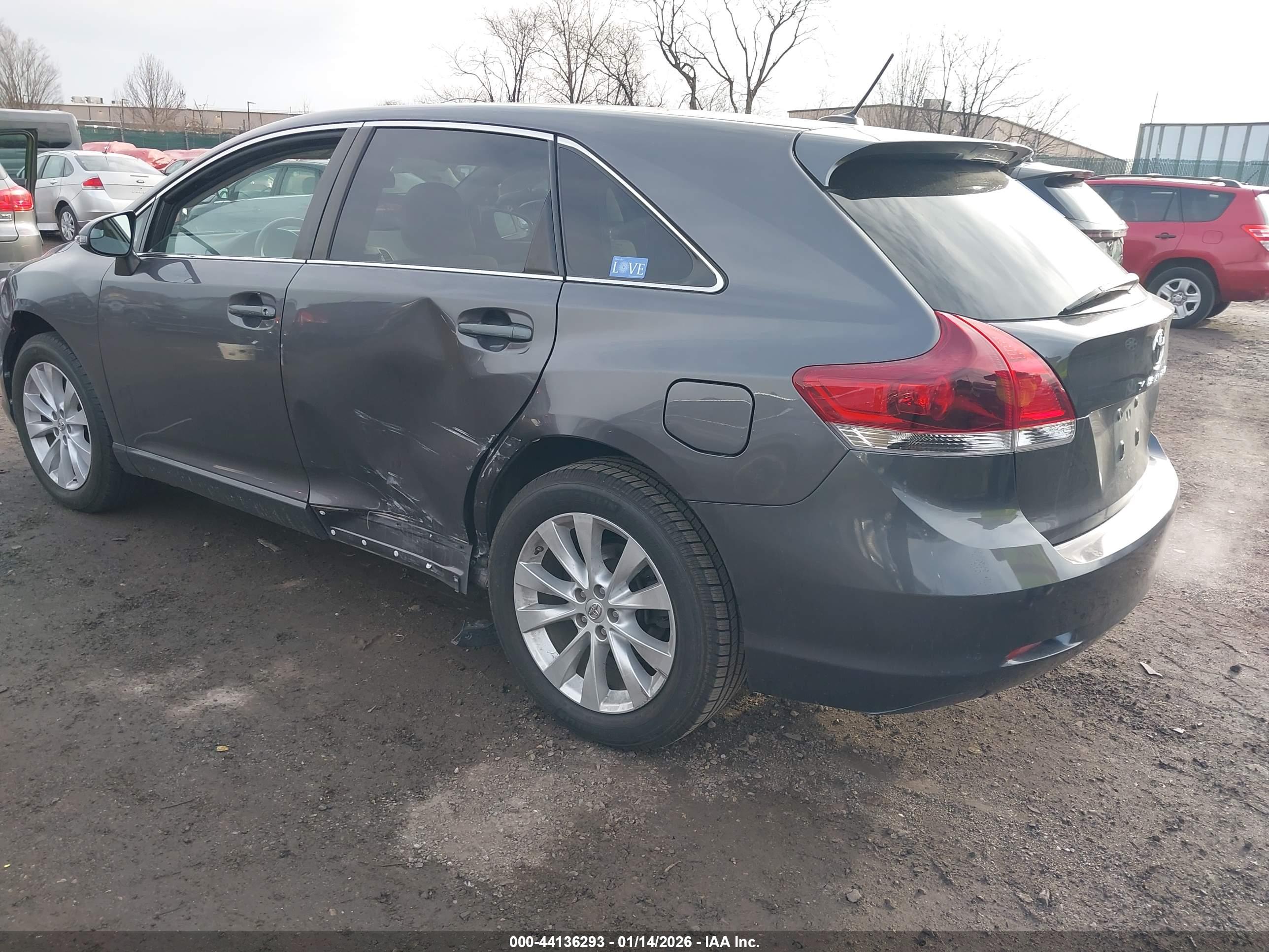 TOYOTA VENZA image 3