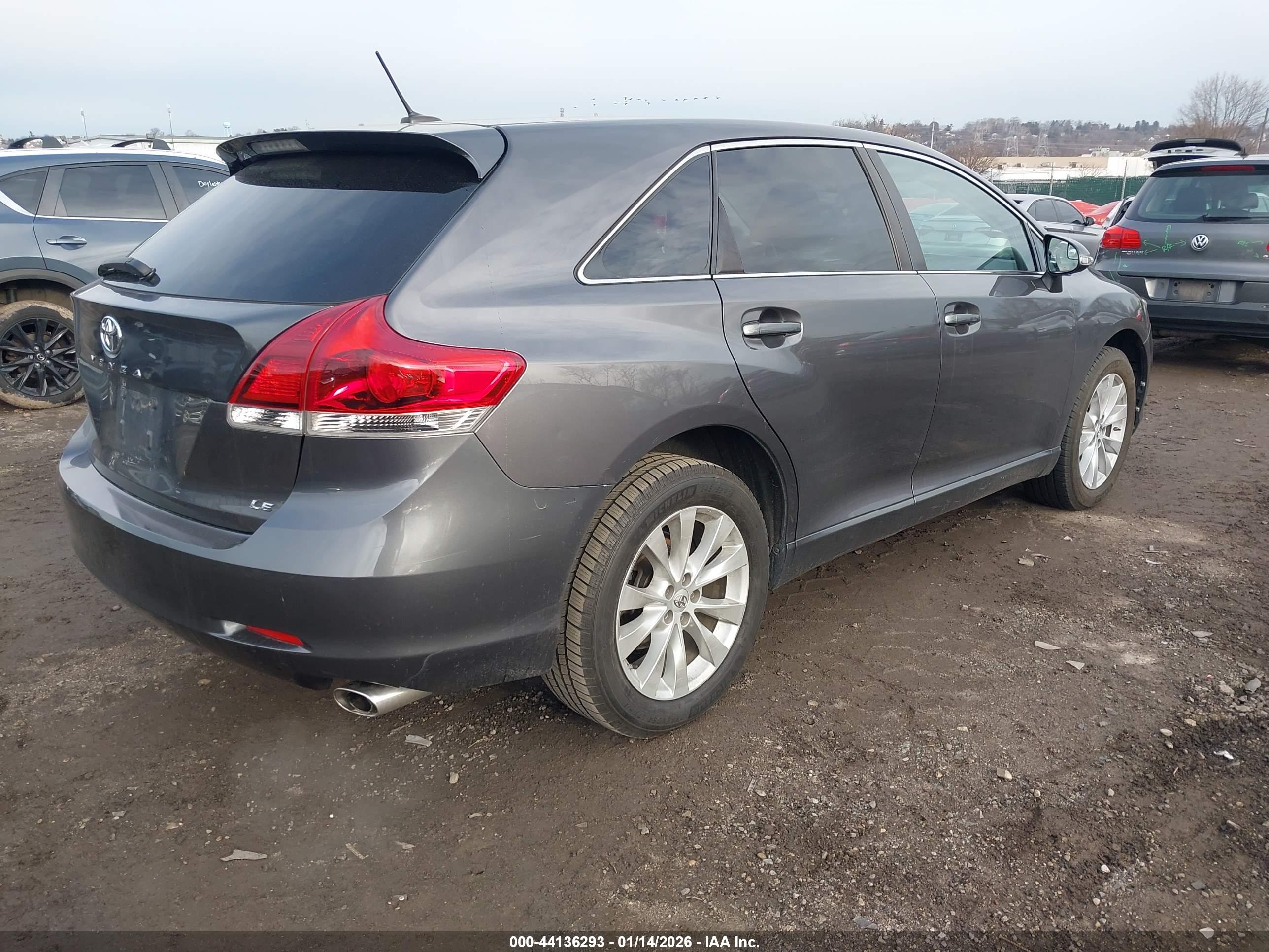 TOYOTA VENZA image 4