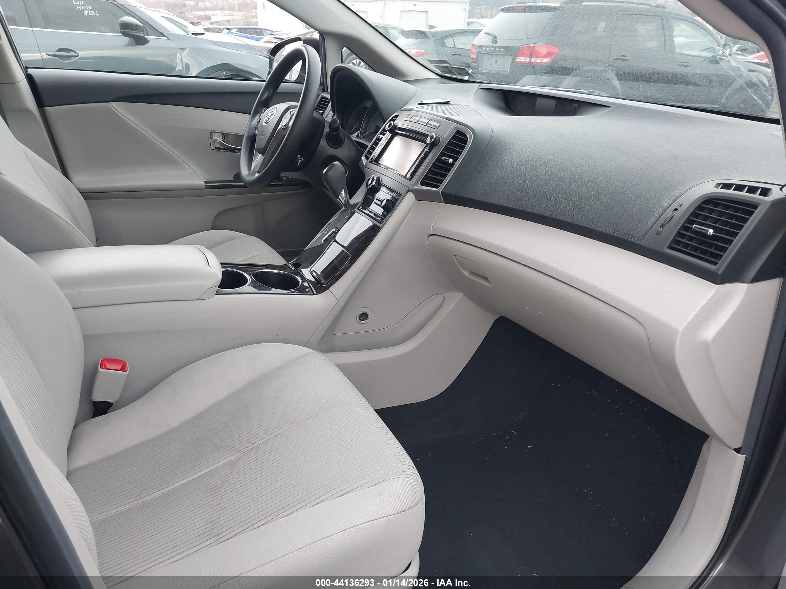 TOYOTA VENZA image 5