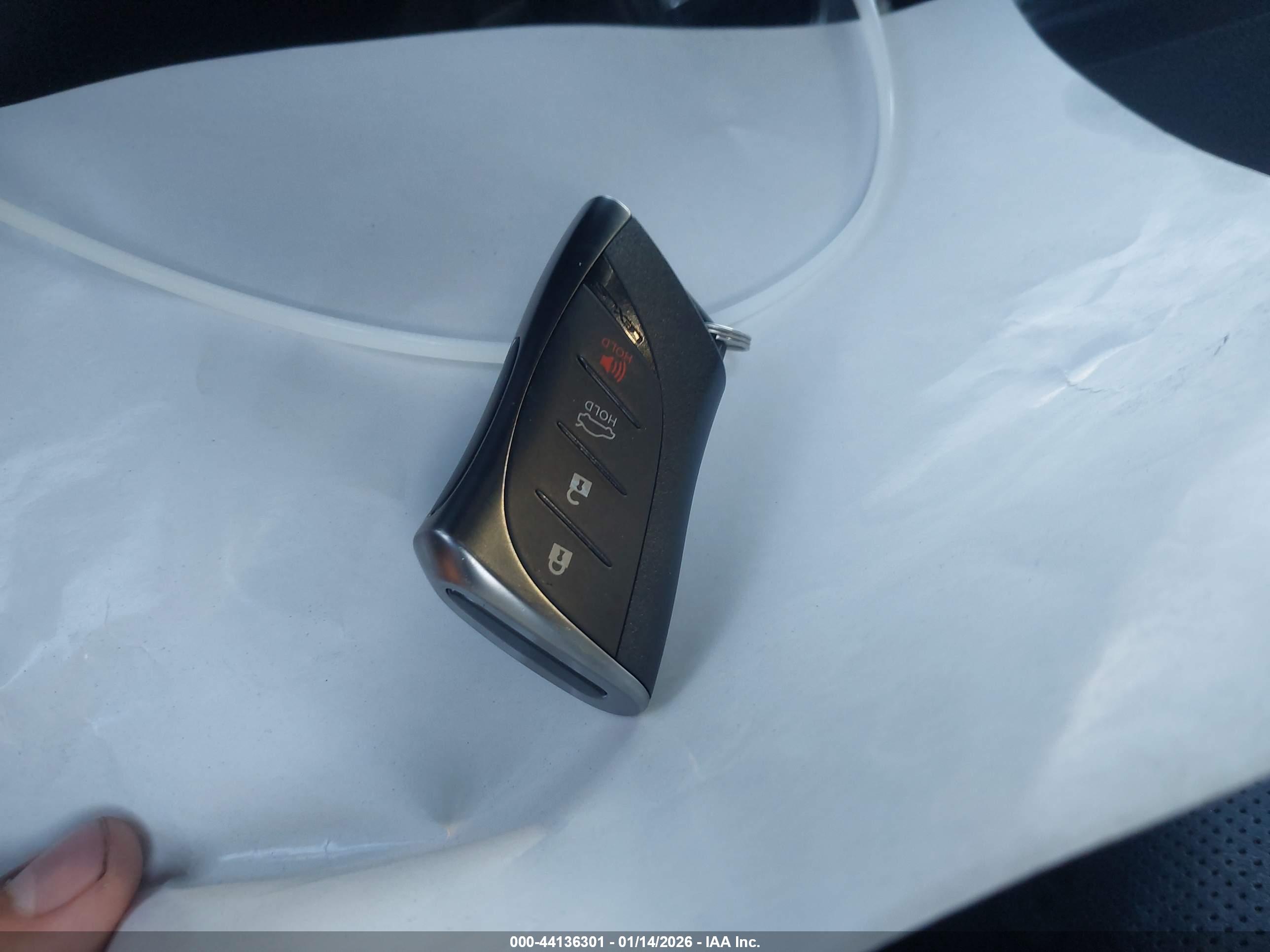 LEXUS ES image 11