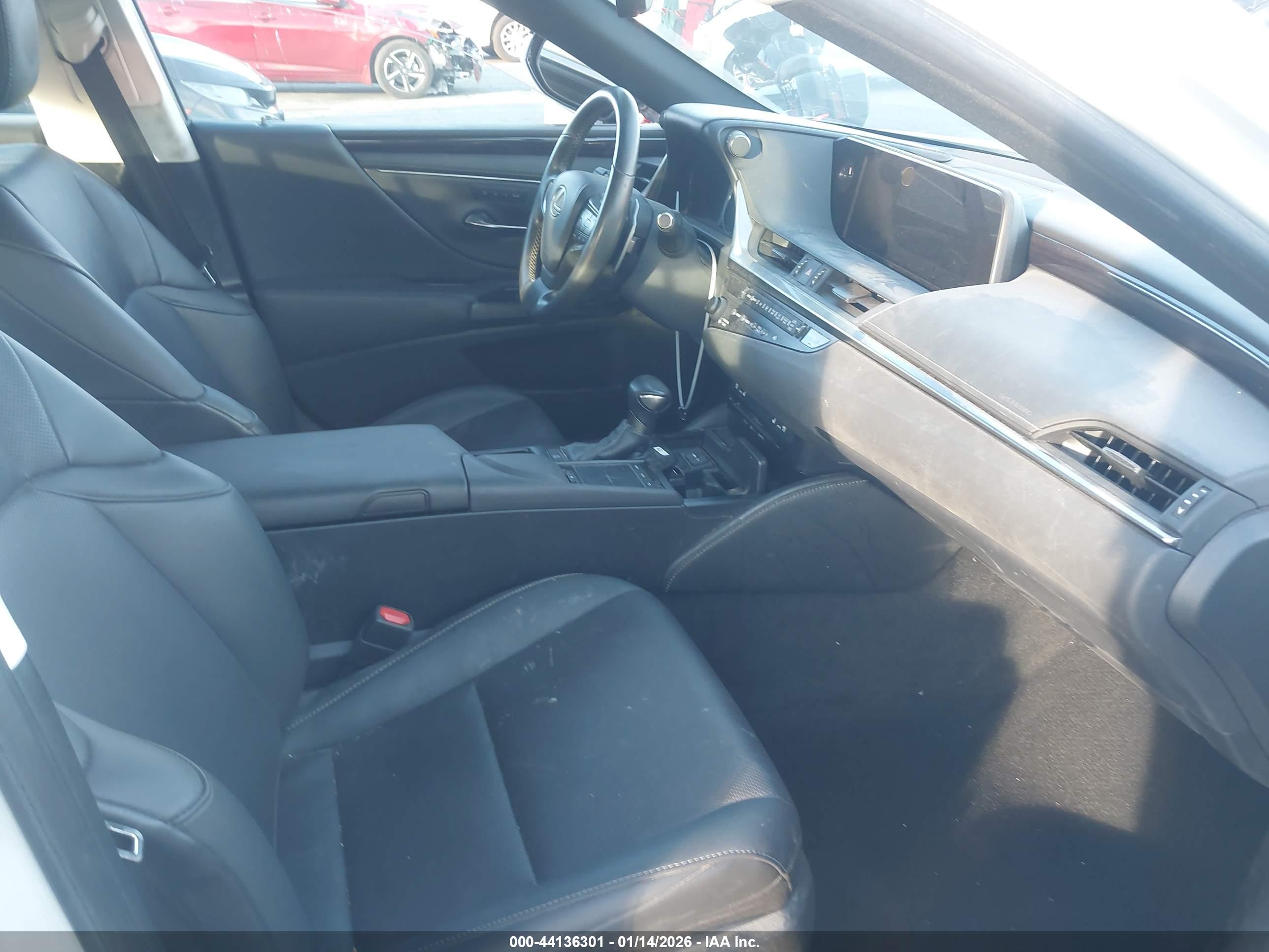 LEXUS ES image 5