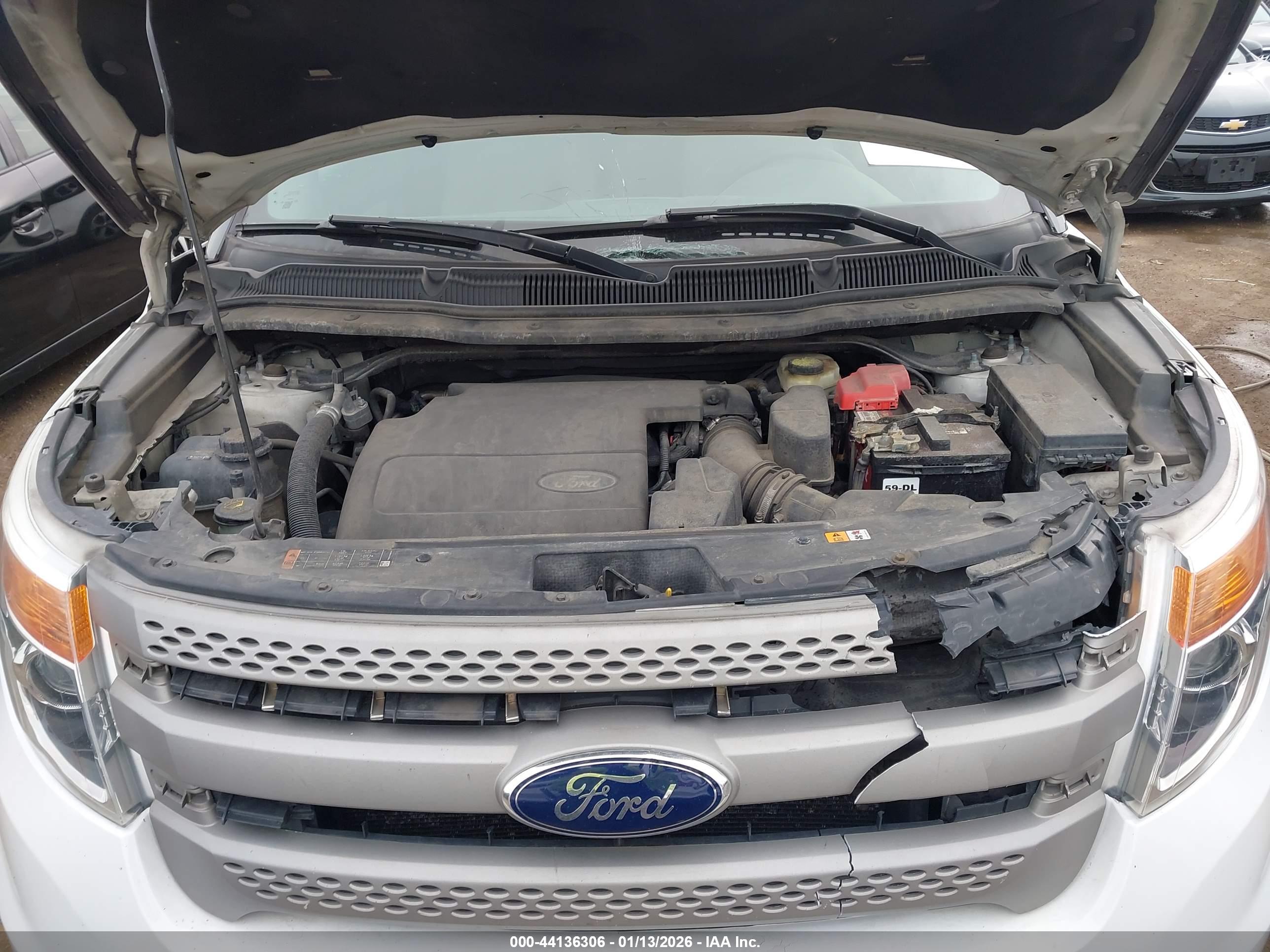 FORD EXPLORER image 10