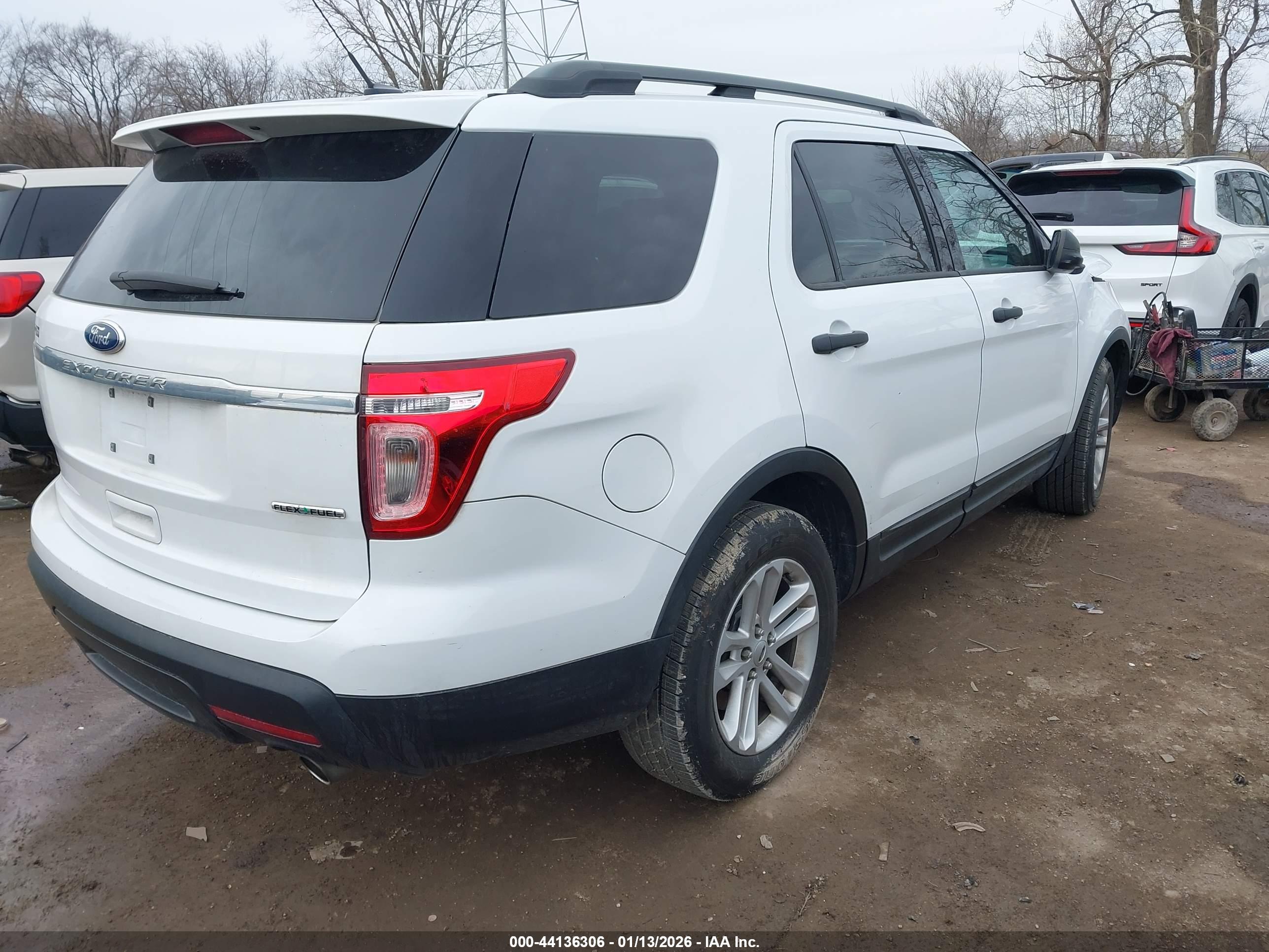 FORD EXPLORER image 4