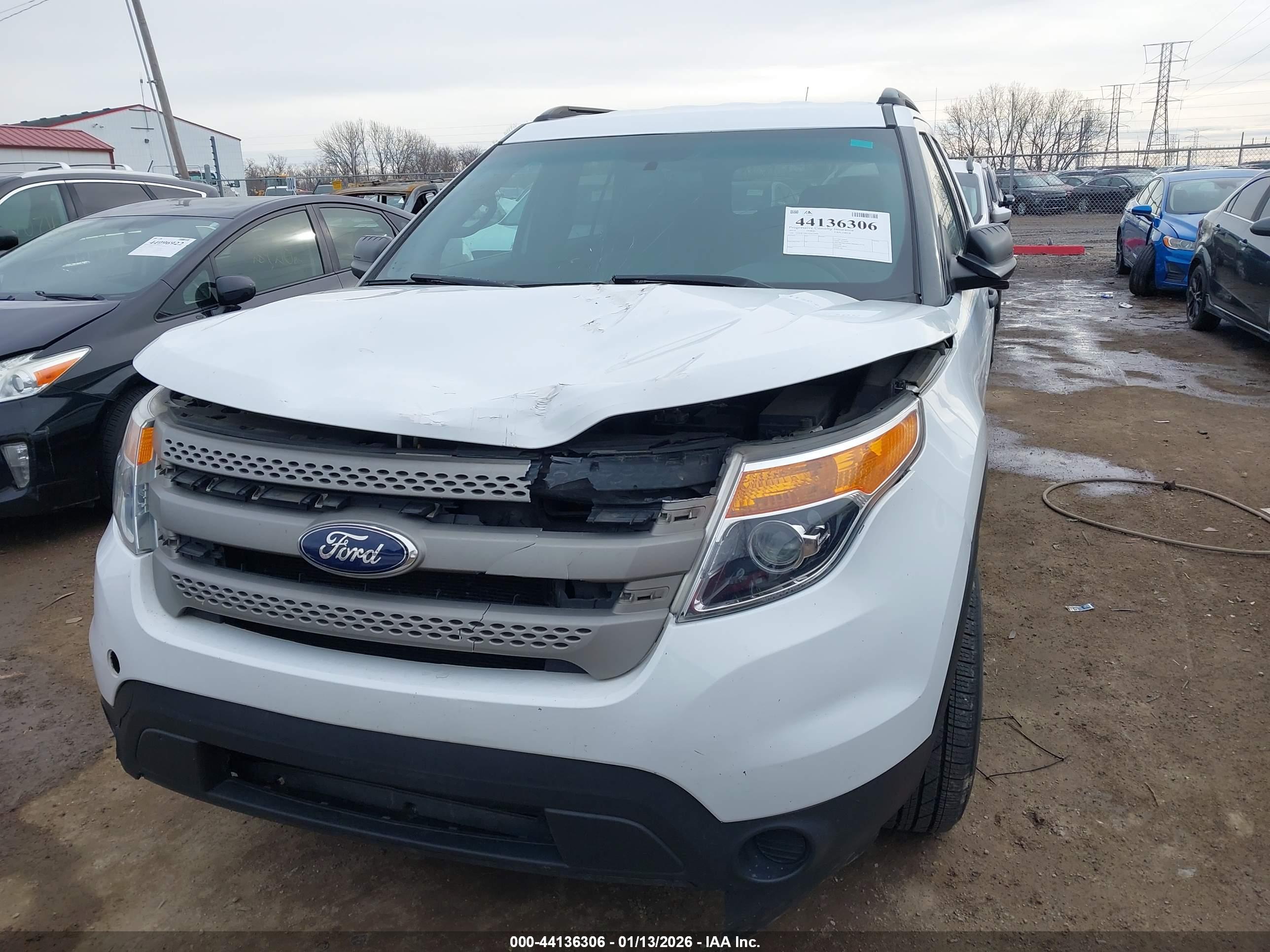 FORD EXPLORER image 6