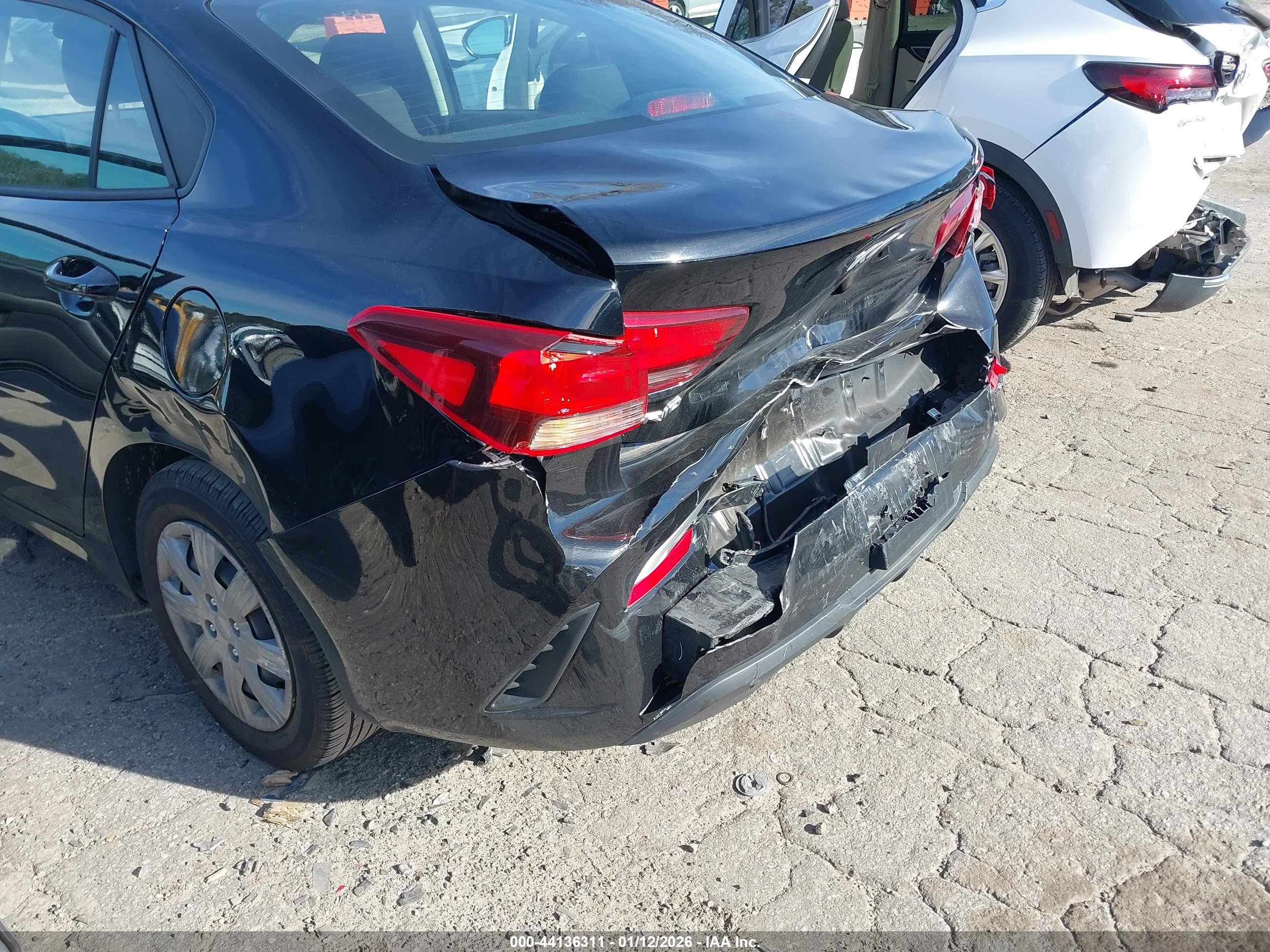 KIA RIO image 6