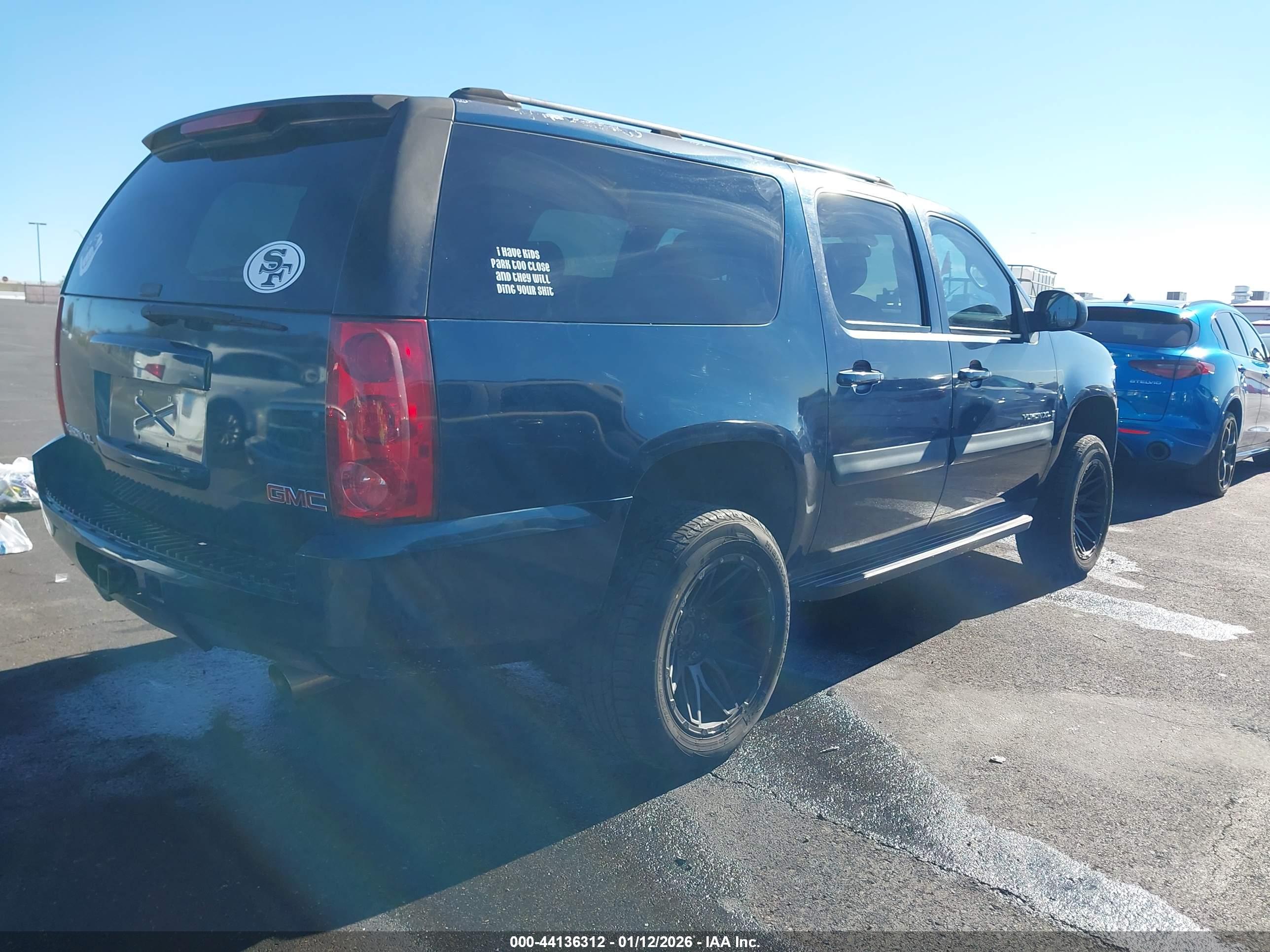 GMC YUKON image 4