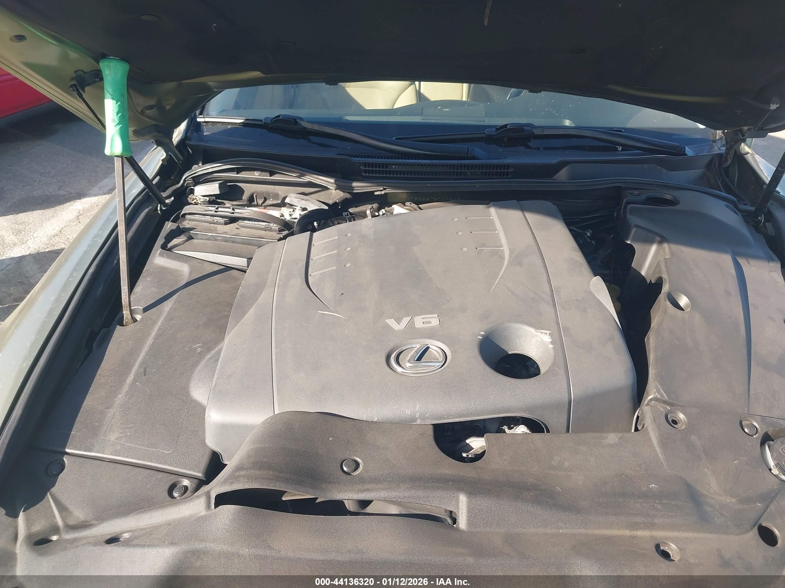 LEXUS IS image 10