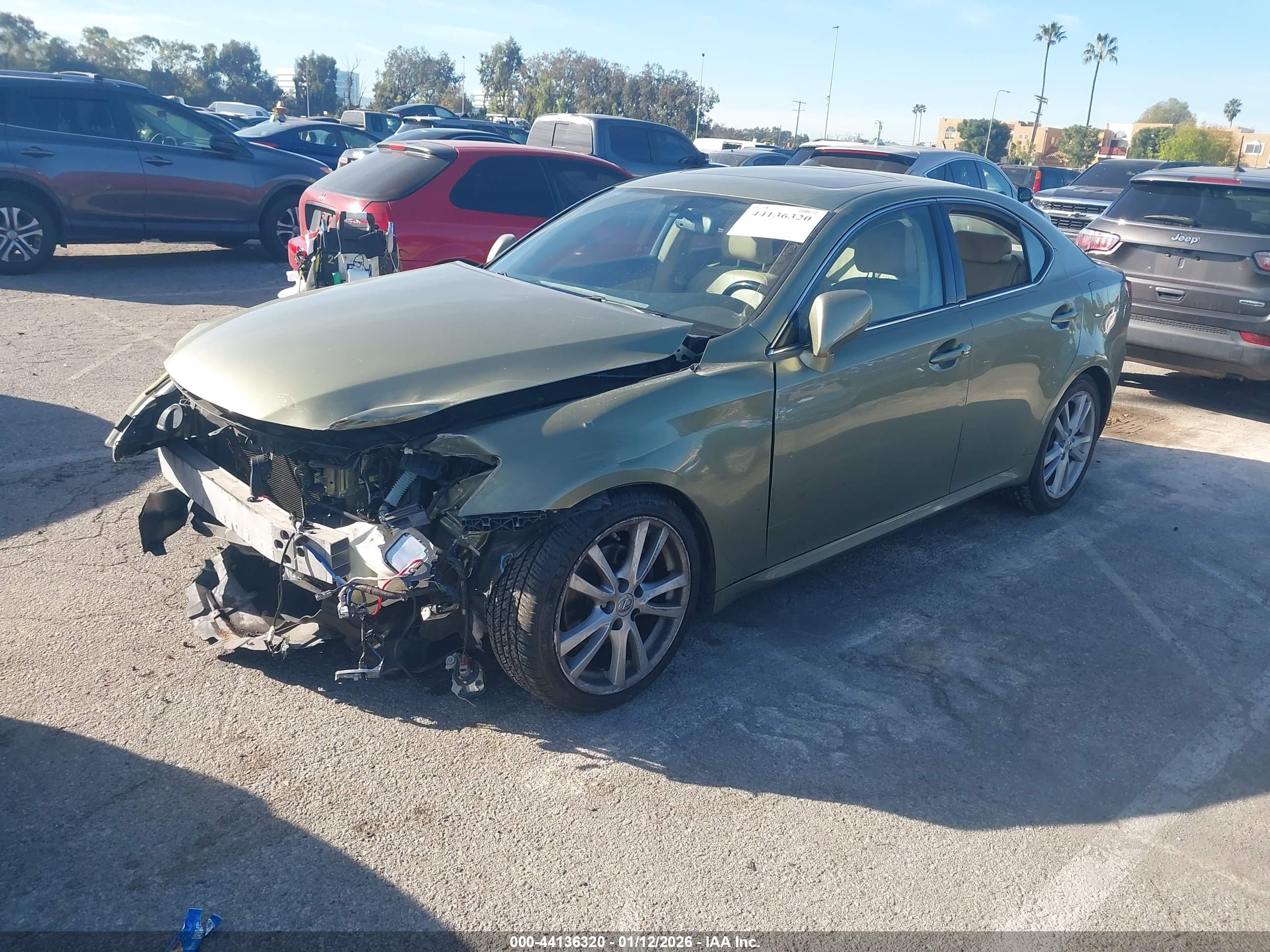 LEXUS IS image 2