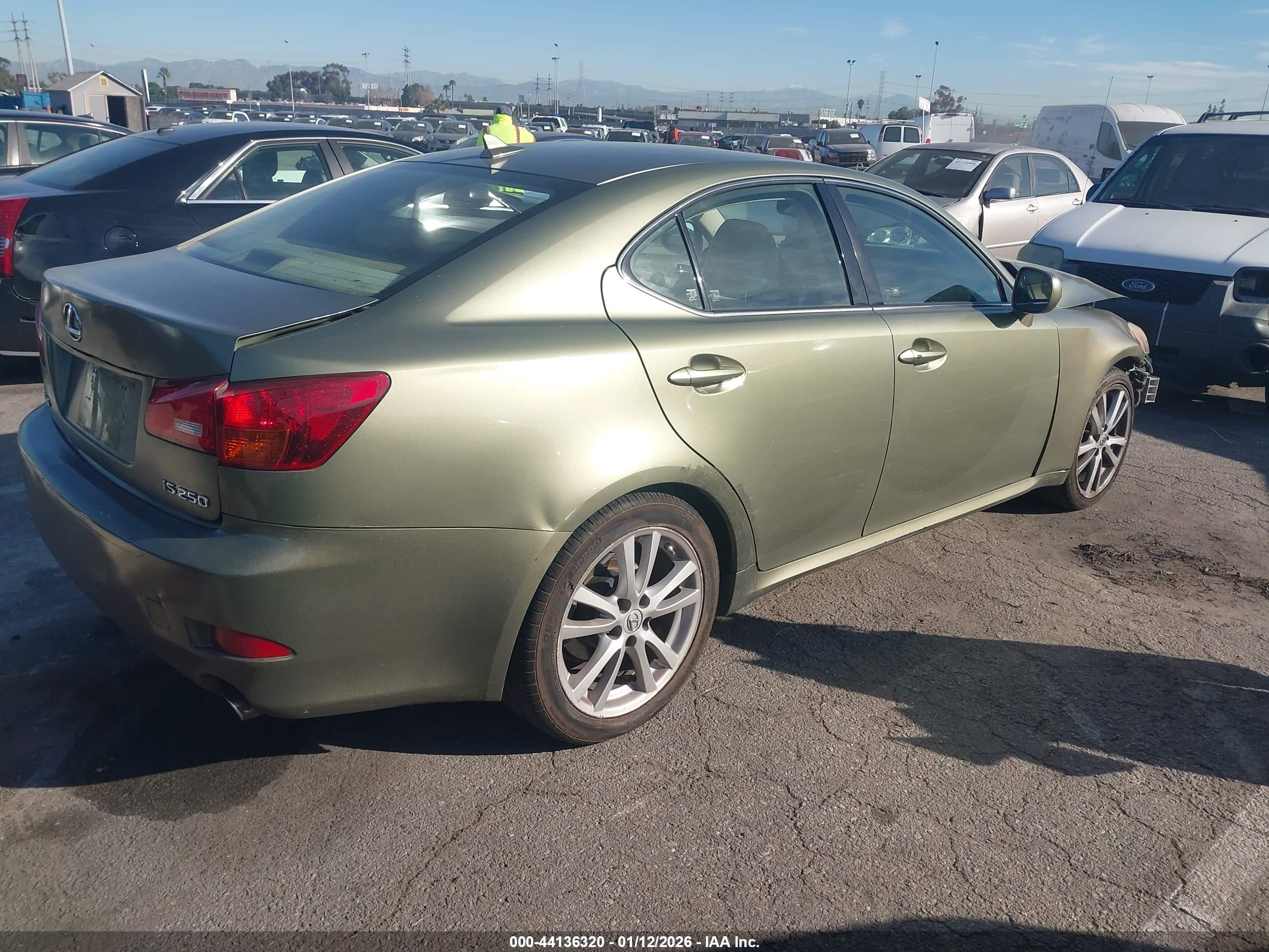 LEXUS IS image 4