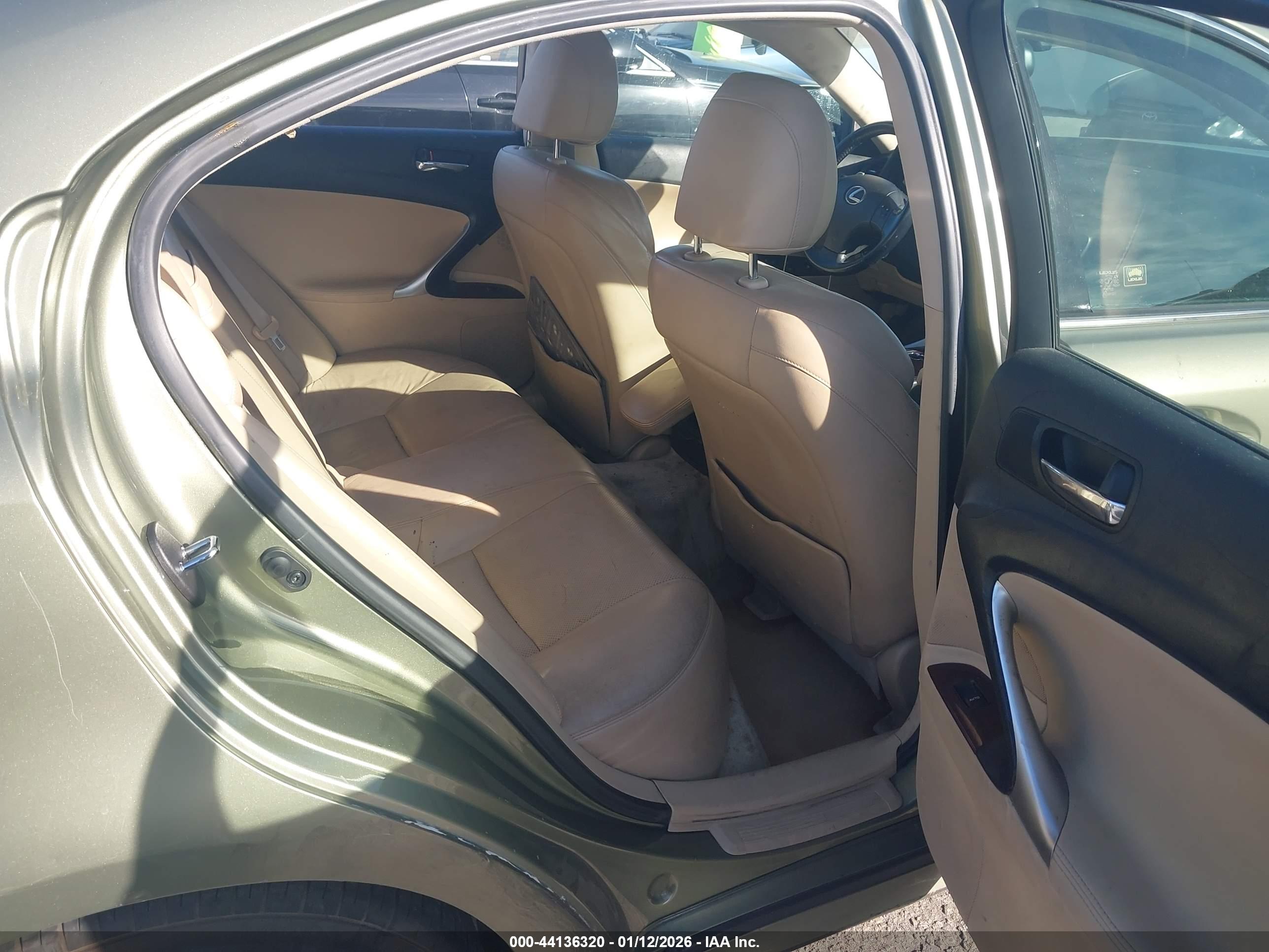 LEXUS IS image 8