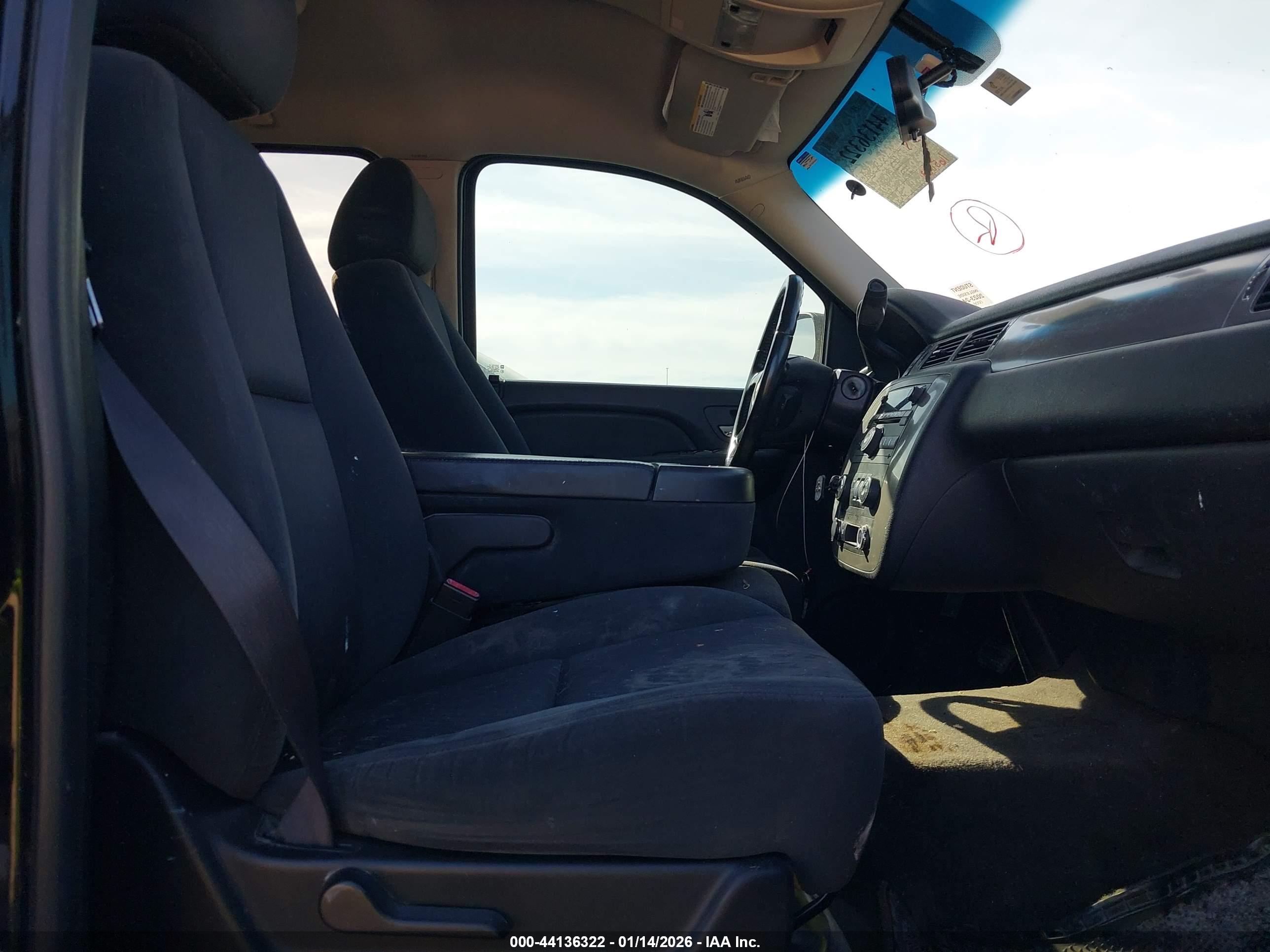 CHEVROLET TAHOE image 5