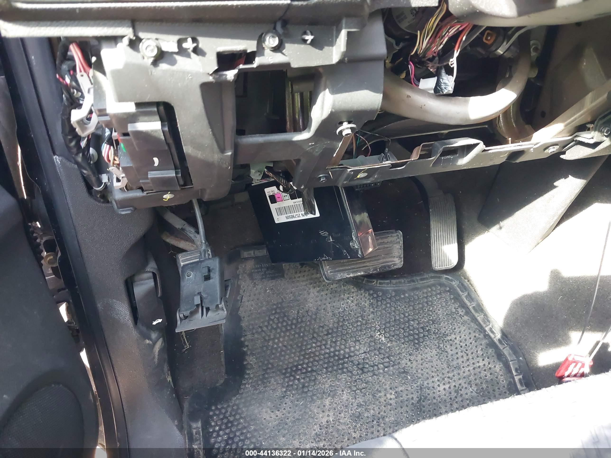 CHEVROLET TAHOE image 6
