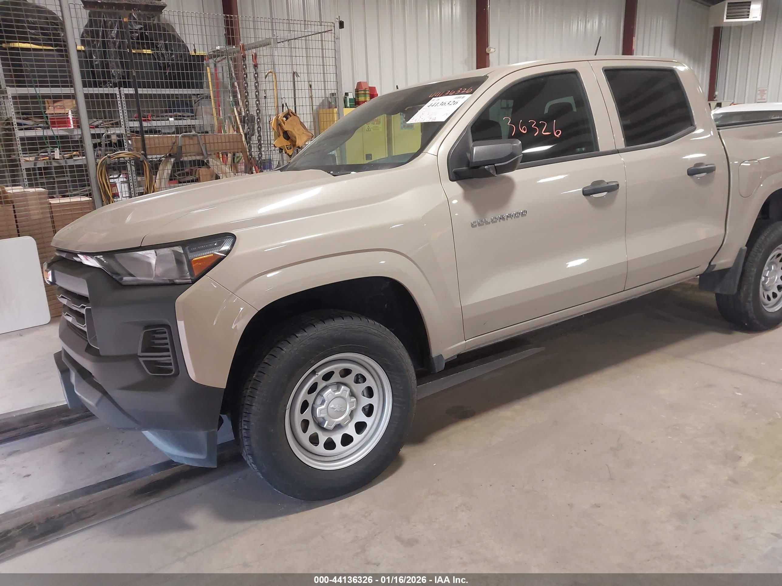 CHEVROLET COLORADO image 2