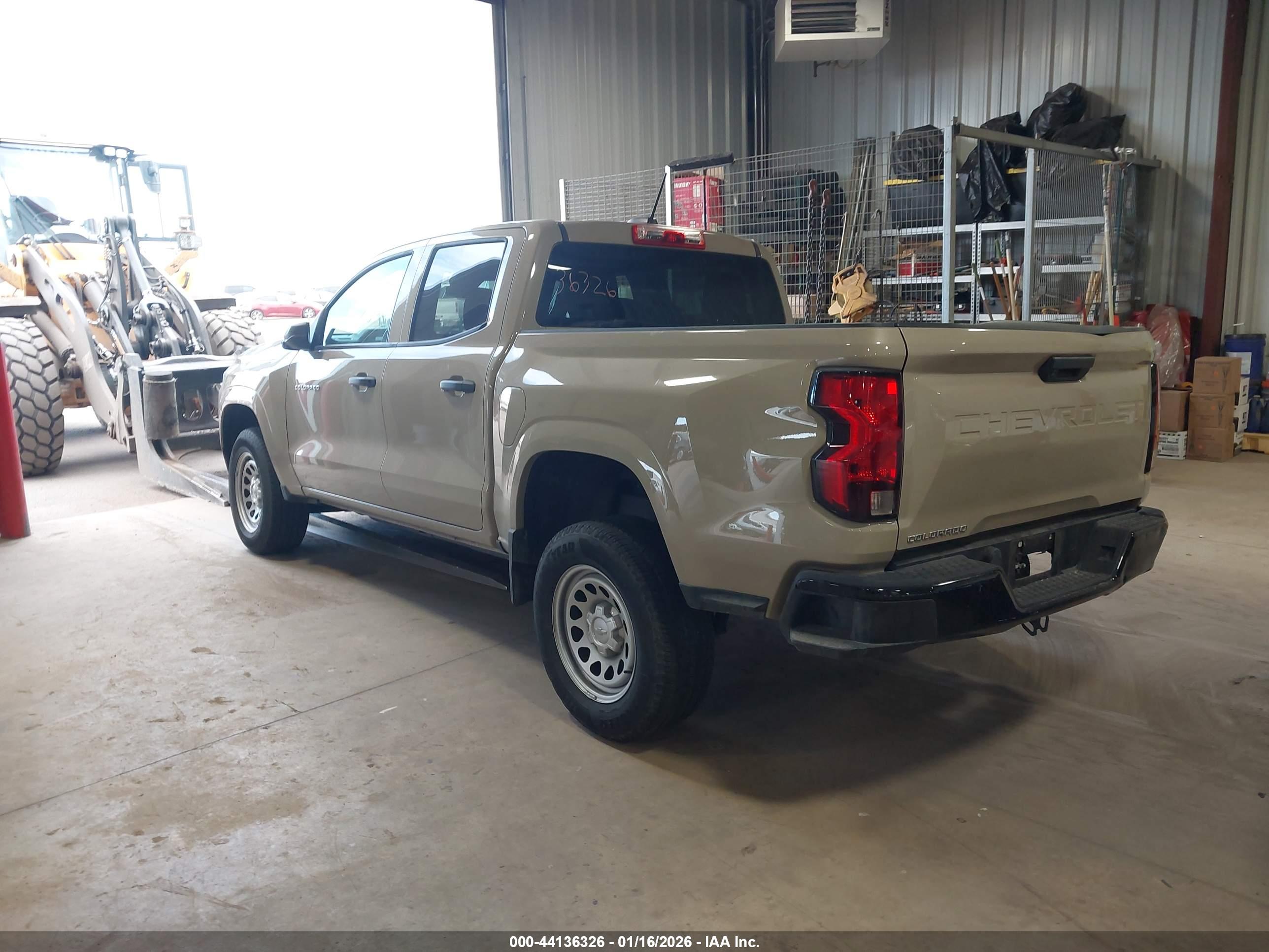 CHEVROLET COLORADO image 3