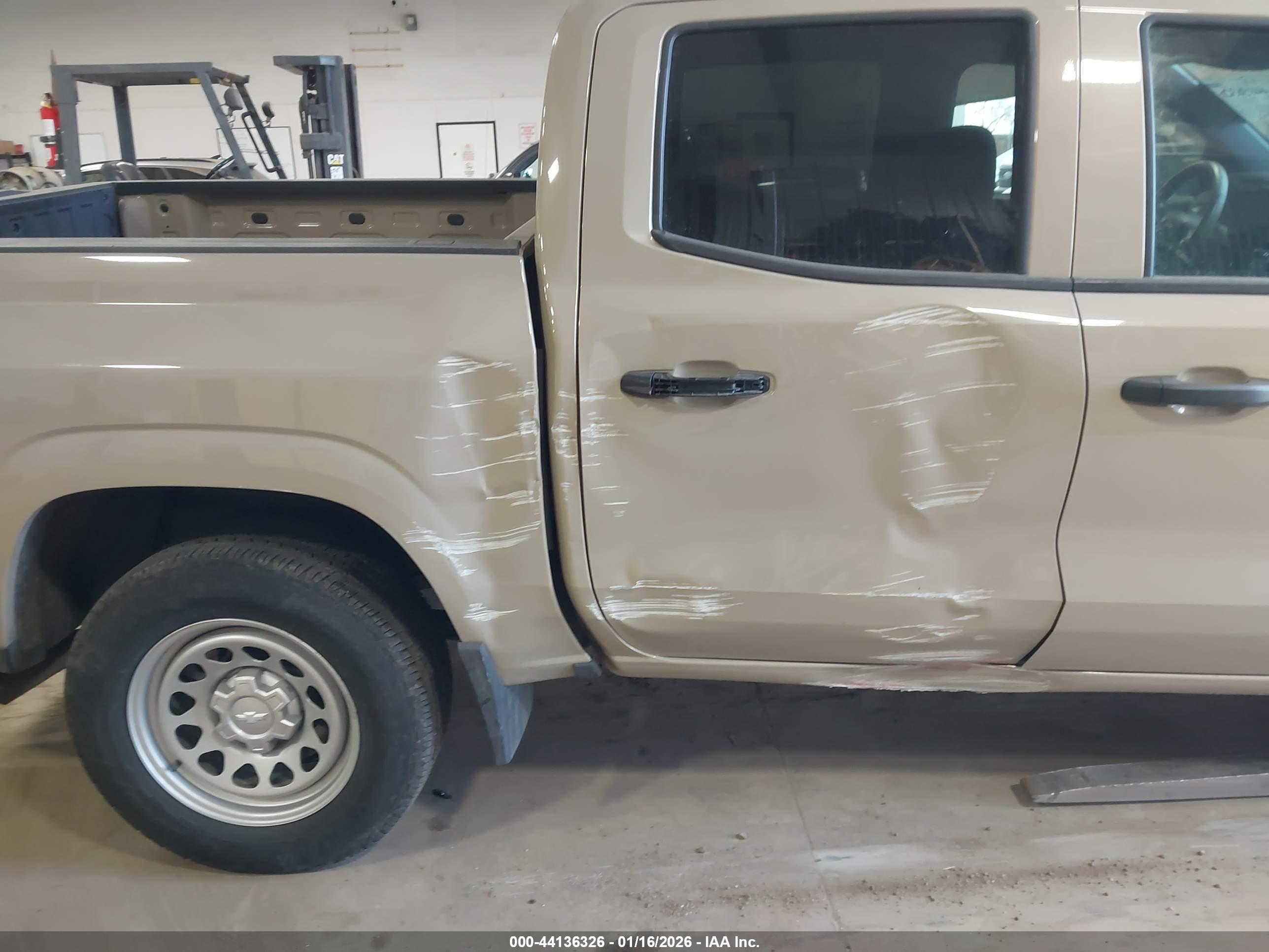 CHEVROLET COLORADO image 6