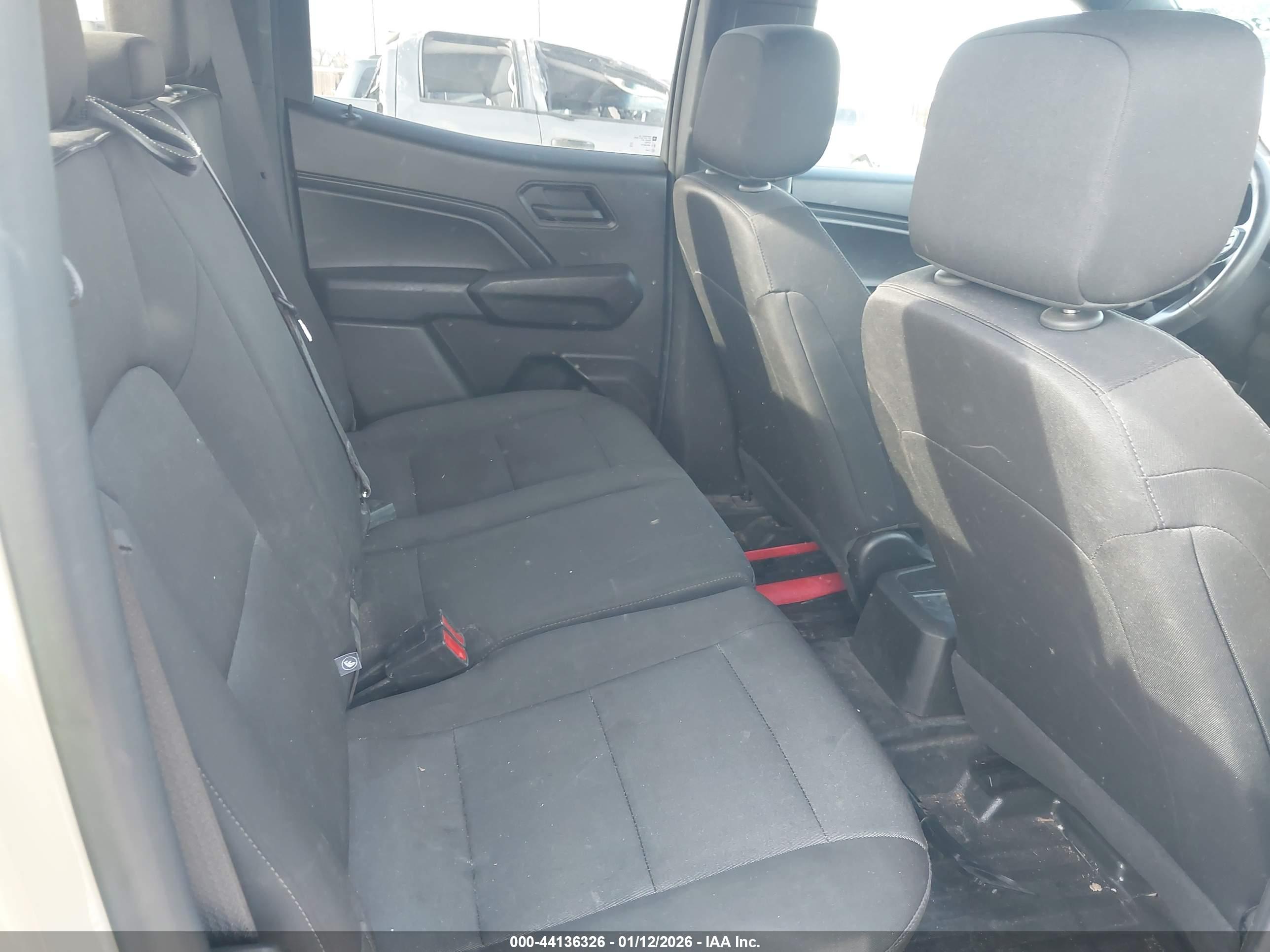 CHEVROLET COLORADO image 8