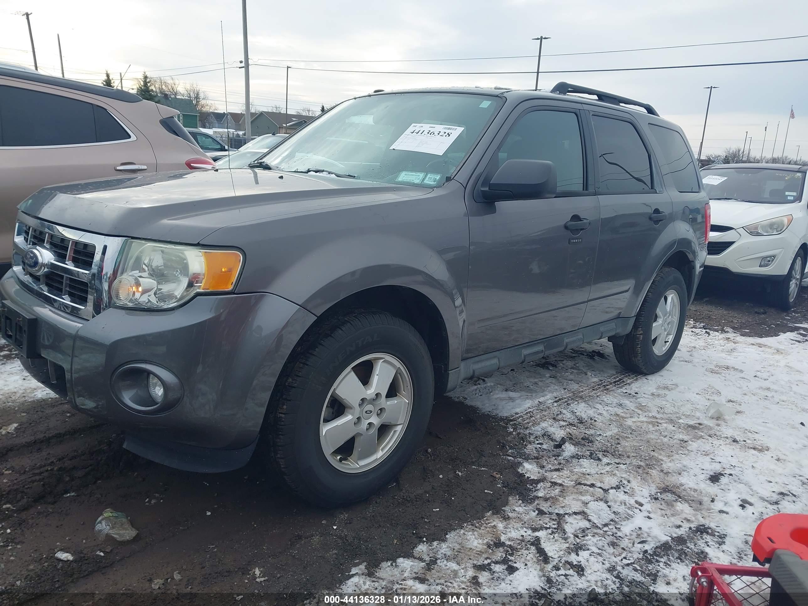 FORD ESCAPE image 2