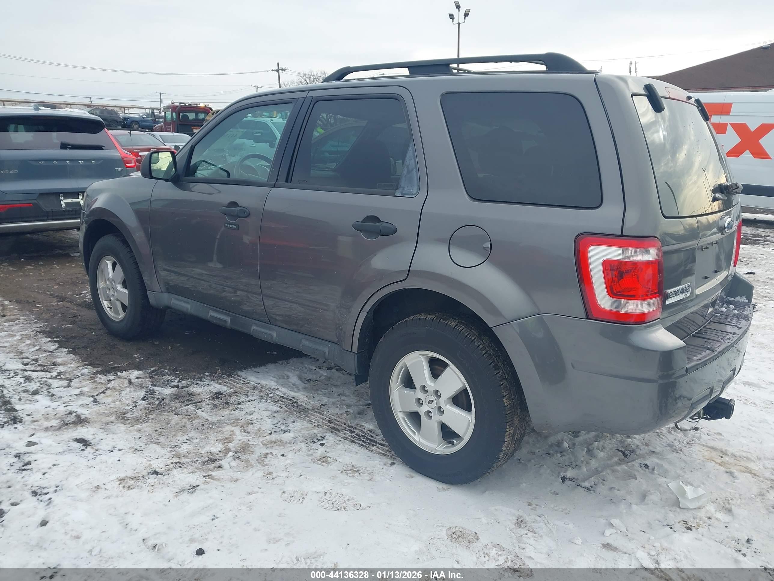 FORD ESCAPE image 3