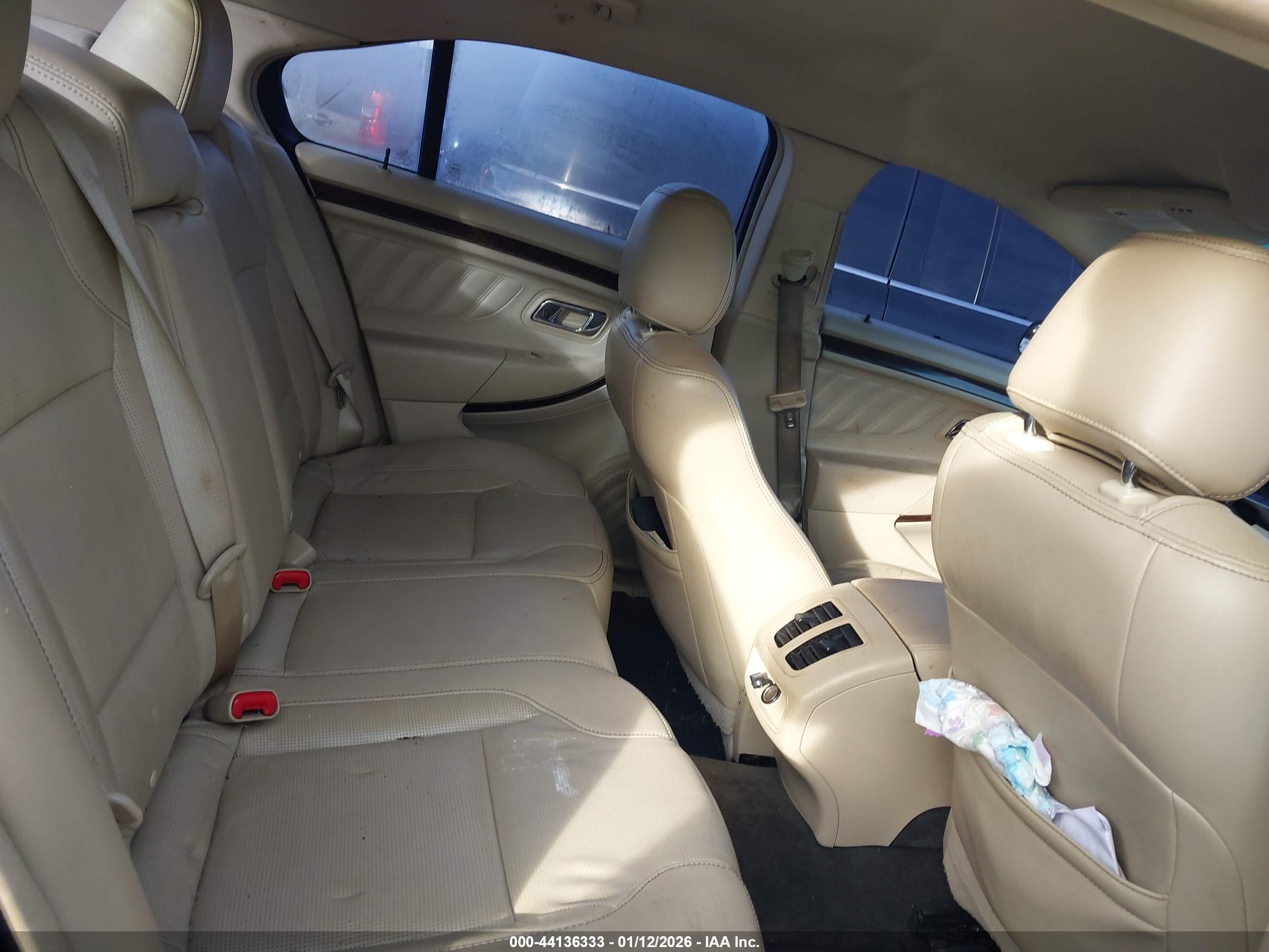 FORD TAURUS image 8