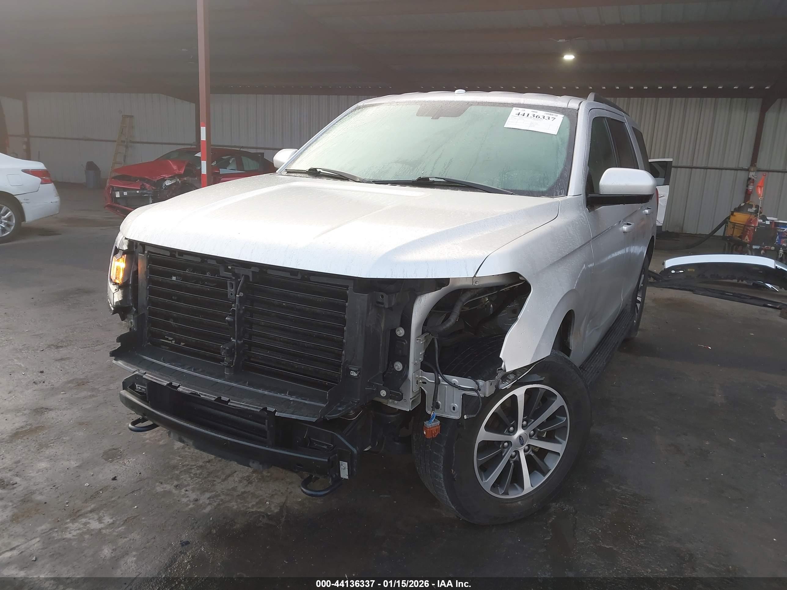 FORD EXPEDITION image 6