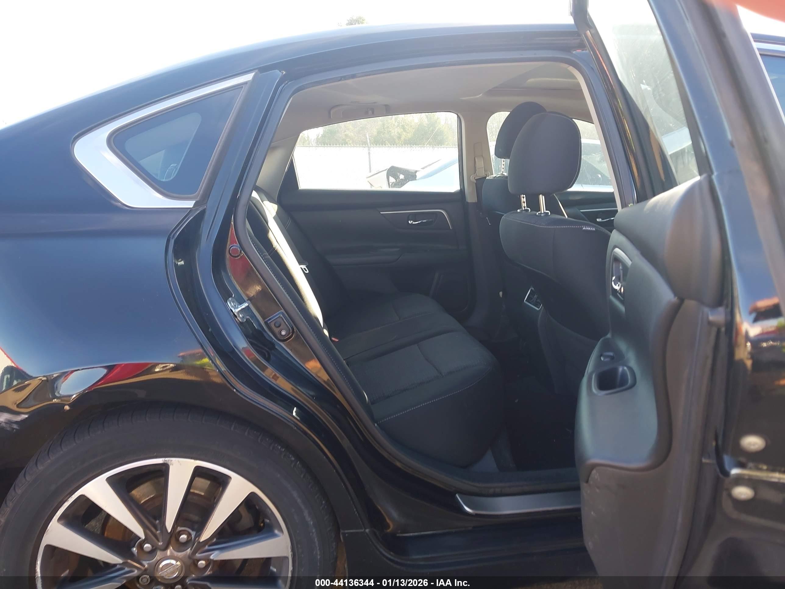 NISSAN ALTIMA image 8